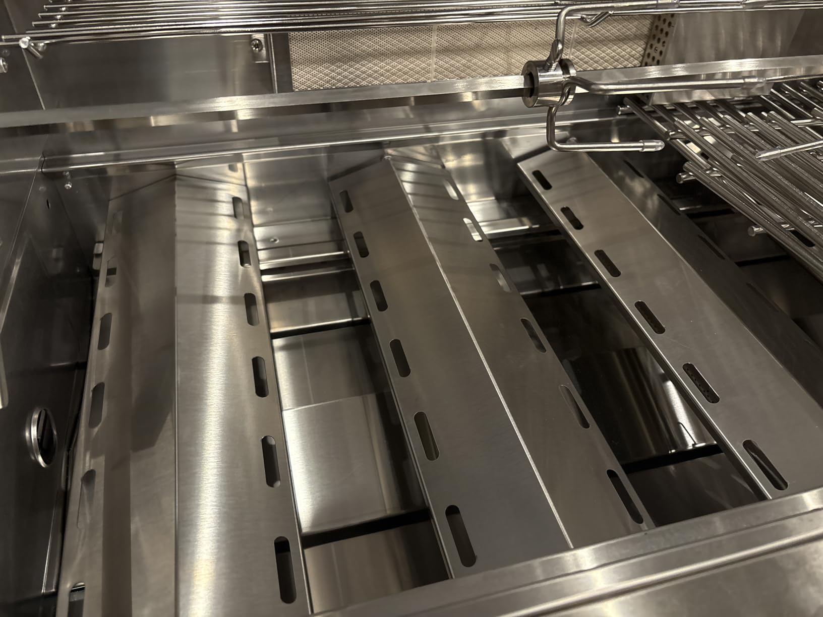BODEGA 5 Burner Built In Gas Grill Island Head, Stainless Steel 30 Inch Propane Grill with Rear Burner, 58000 BTUs, 988.5 SQ In Racks, Dual Fuel Compatibility customer photo 1