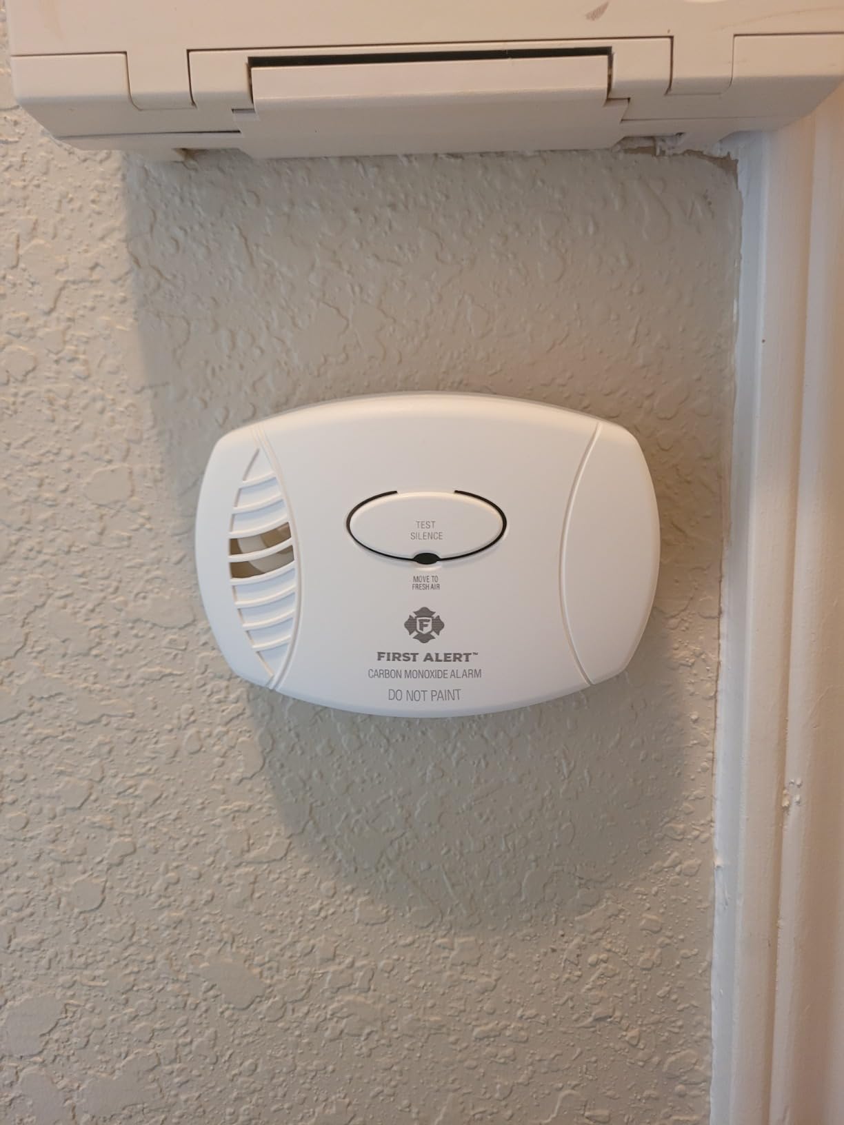 First Alert CO400 Carbon Monoxide (CO) Detector, Battery Operated Alarm, 1-Pack customer photo 1