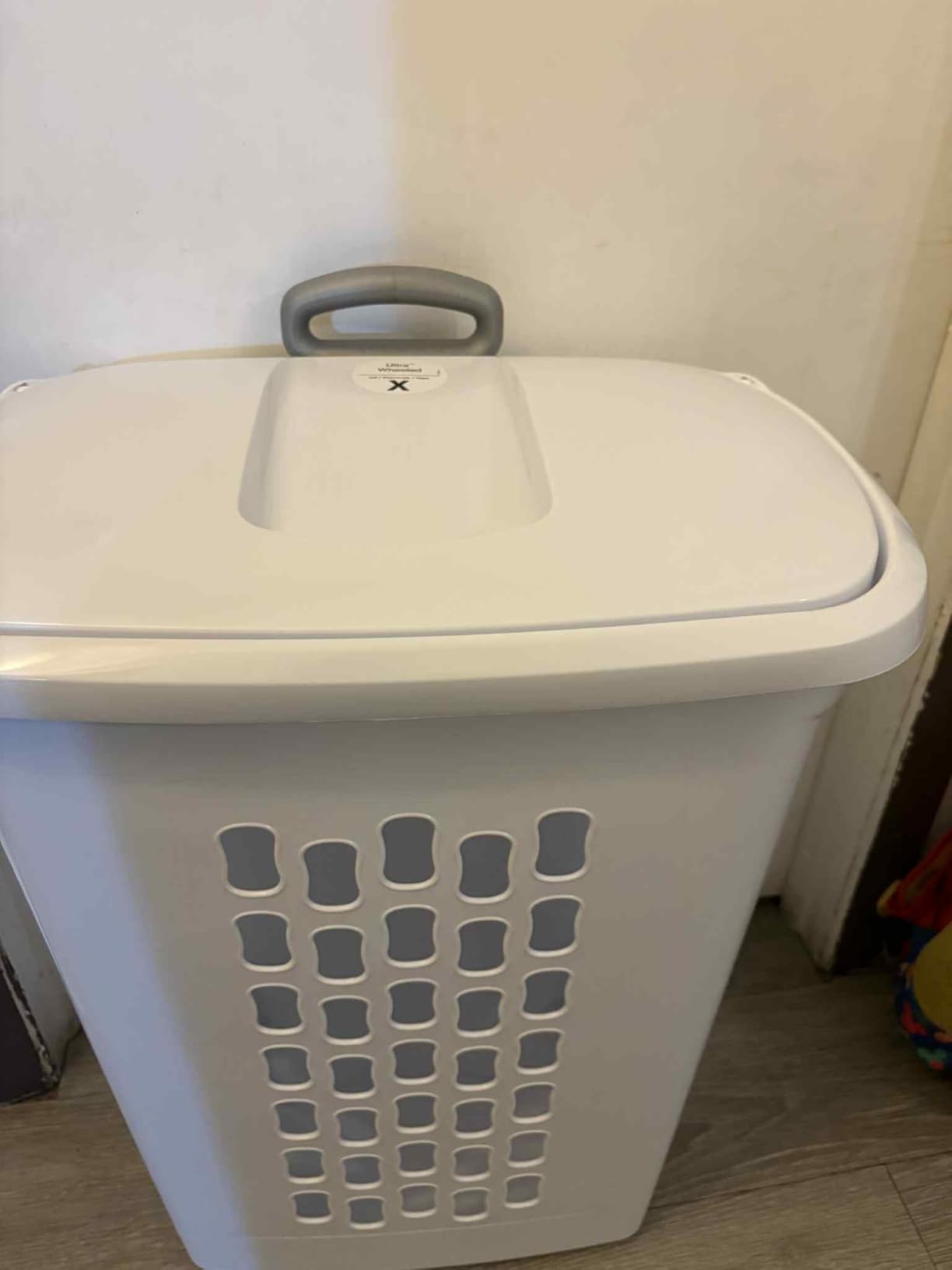 Sterilite Ultra Wheeled Laundry Hamper with Lid, Handle and Wheels for Easy Rolling of Clothes to and from the Laundry Room, Plastic, White, 1-Pack, Portable customer photo 1