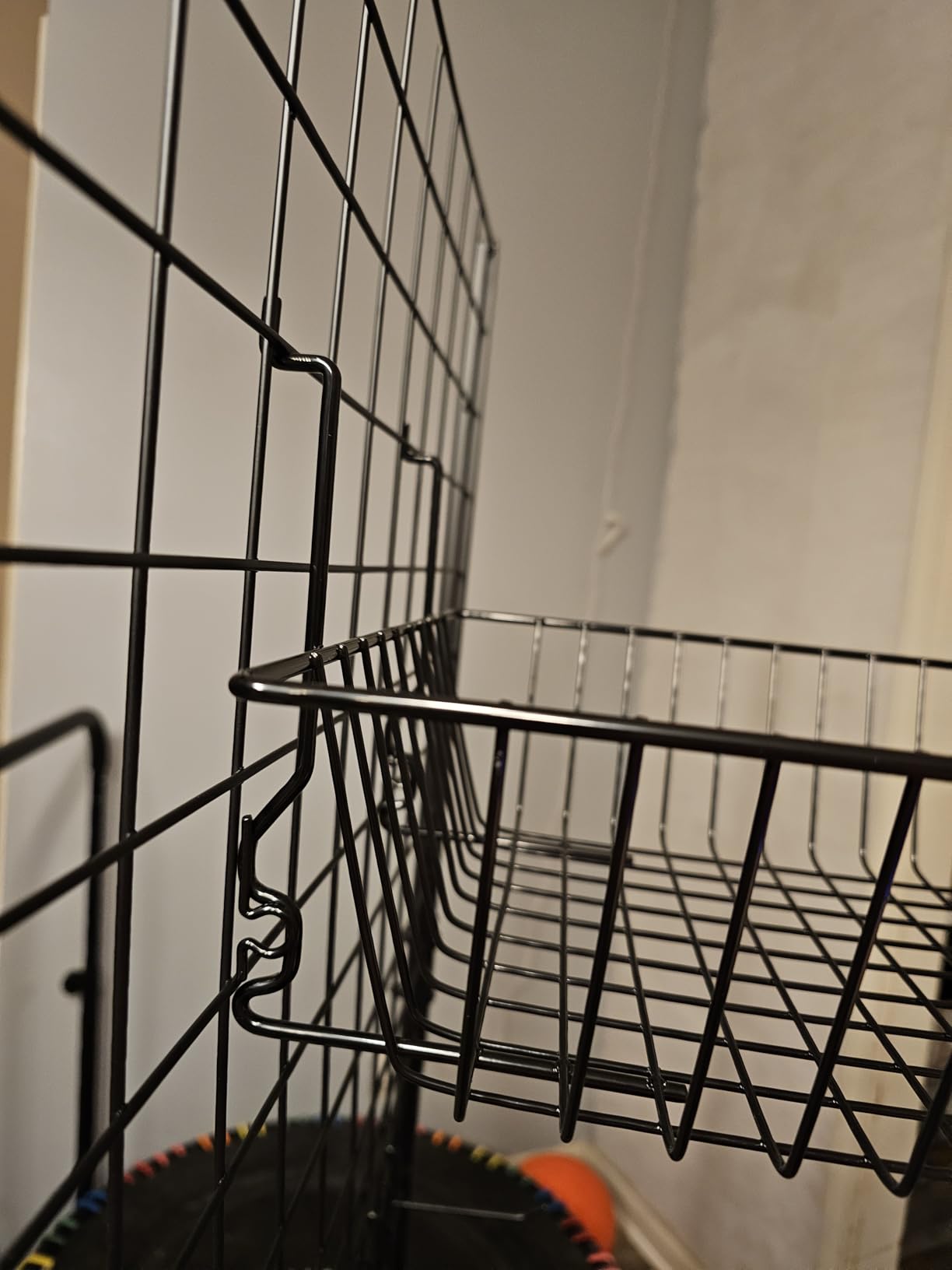 Econoco Small Wire Display Basket, Black, 12