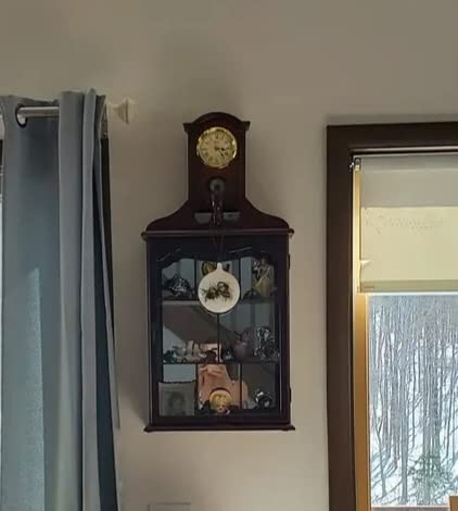 Bulova Dalton Chiming Pendulum Table Clock - Walnut Finish - Gold-Tone Accents customer photo 2