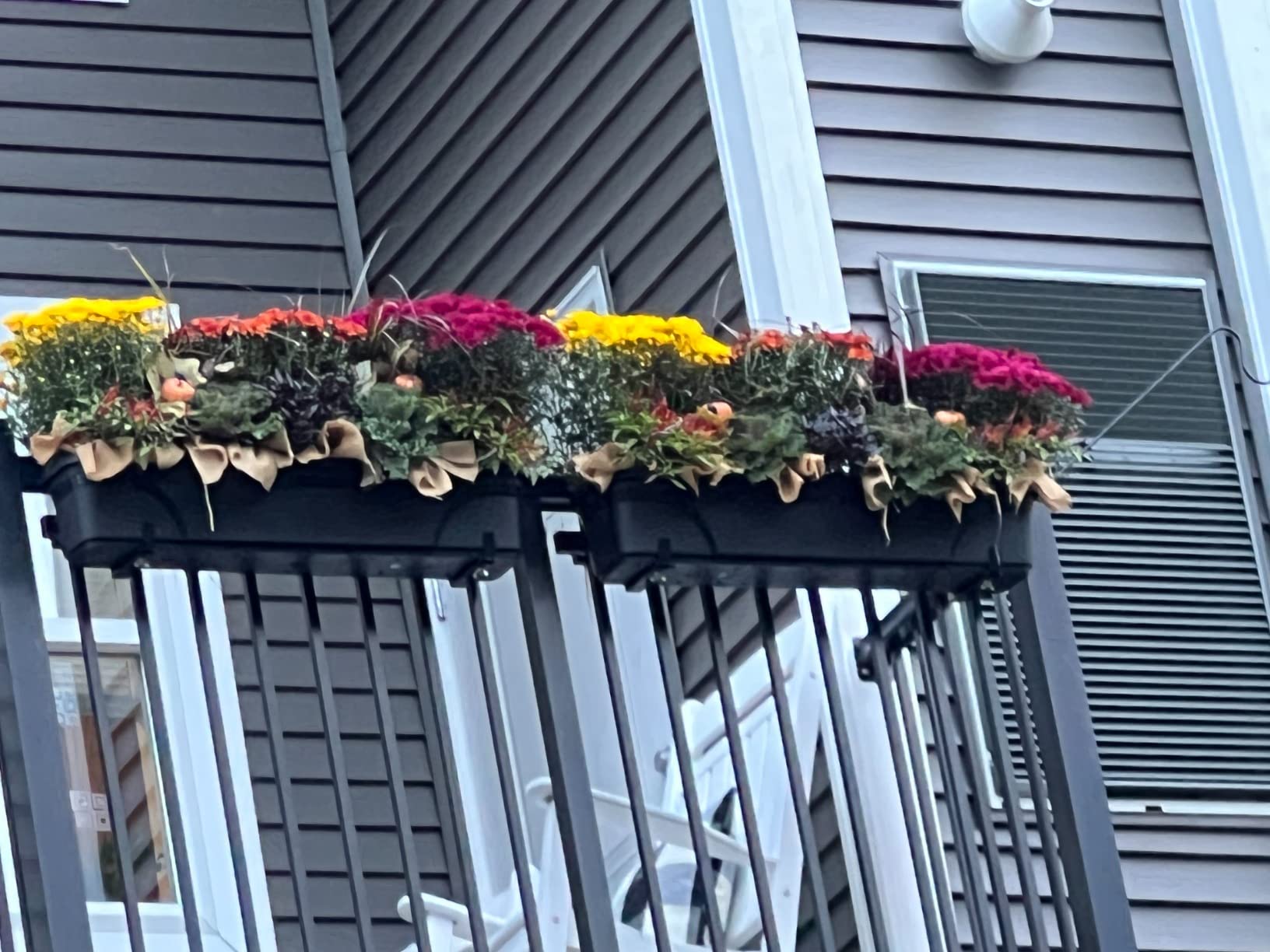 Southern Patio 36 Inch Medallion Weatherproof and Sunray Protected Plastic Hanging Windowsill Garden Box Planter with Drainage Holes, Black customer photo 1