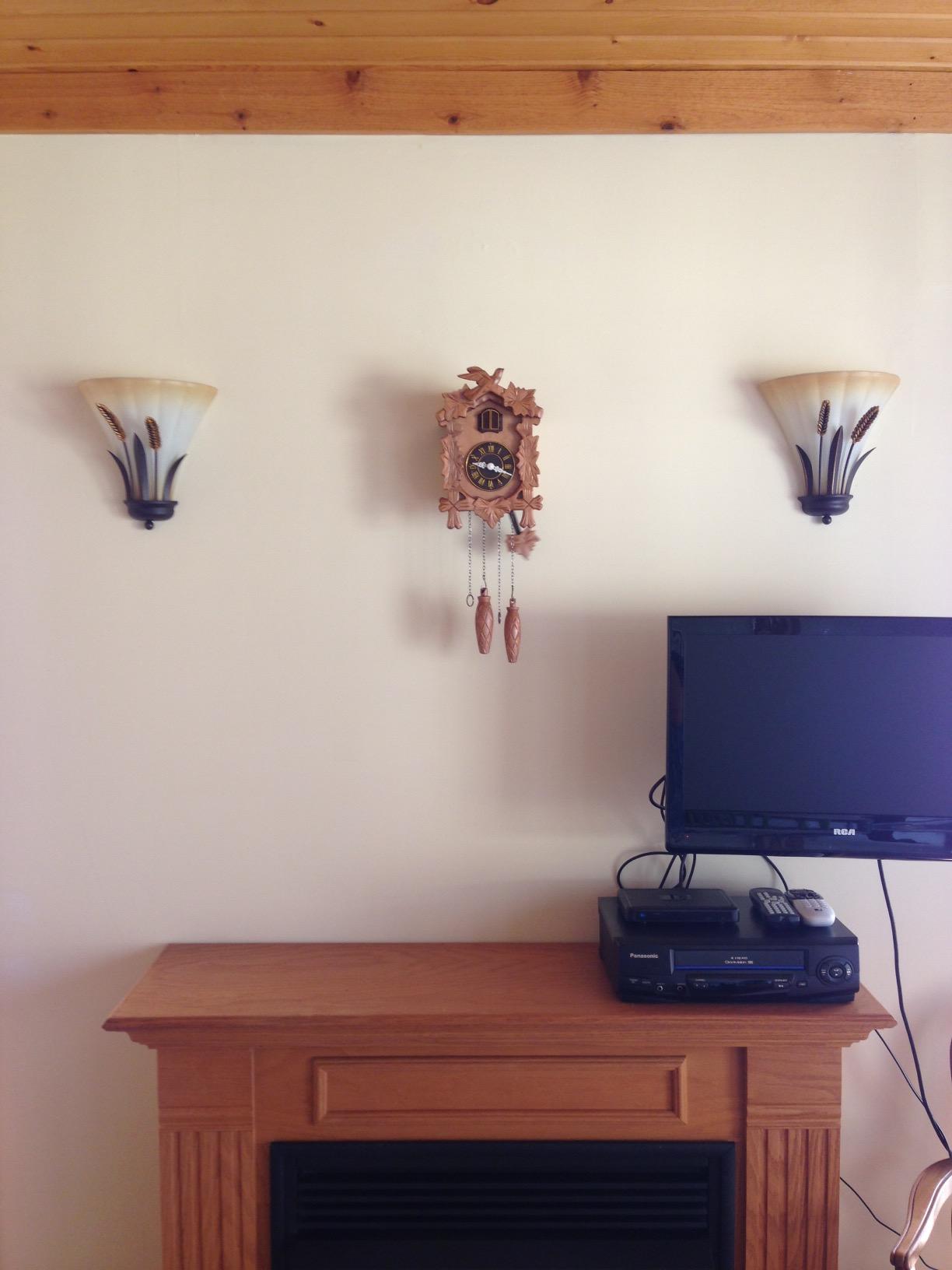 Kendal Handcrafted Wood Cuckoo Clock MX025 customer photo 2