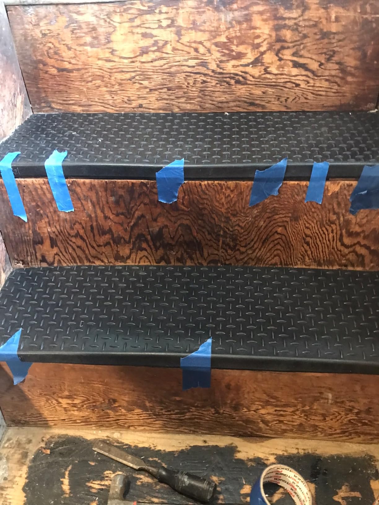 Rubber-Cal Diamond-Plate Non-Slip Rubber Tread Stair Mats (6 Pack), Black, 9.75