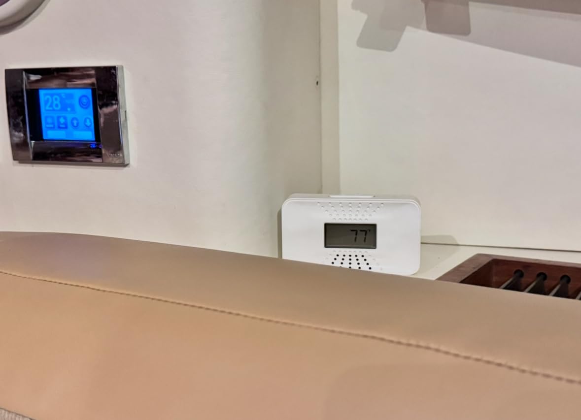 First Alert CO710 Carbon Monoxide Detector with 10-Year Battery and Digital Temperature Display customer photo 1