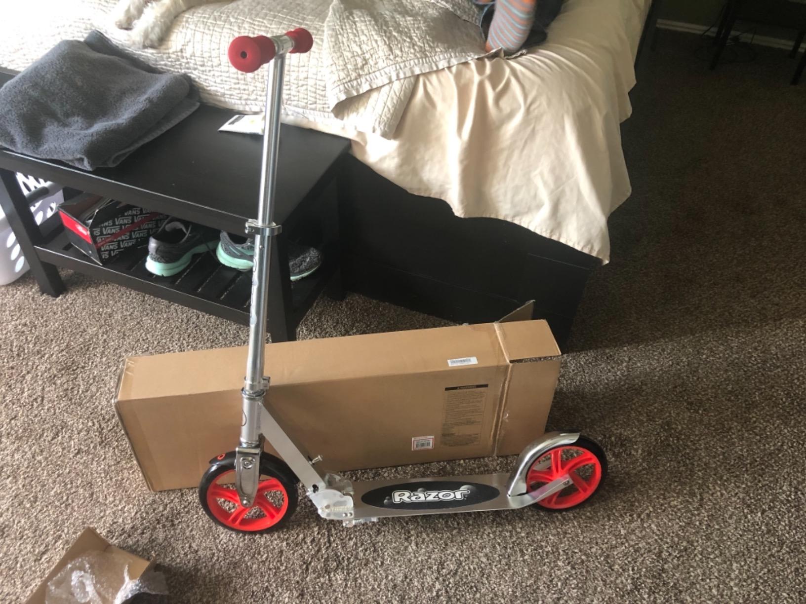 Razor A5 Lux Kick Scooter for Kids Ages 8+ - 8