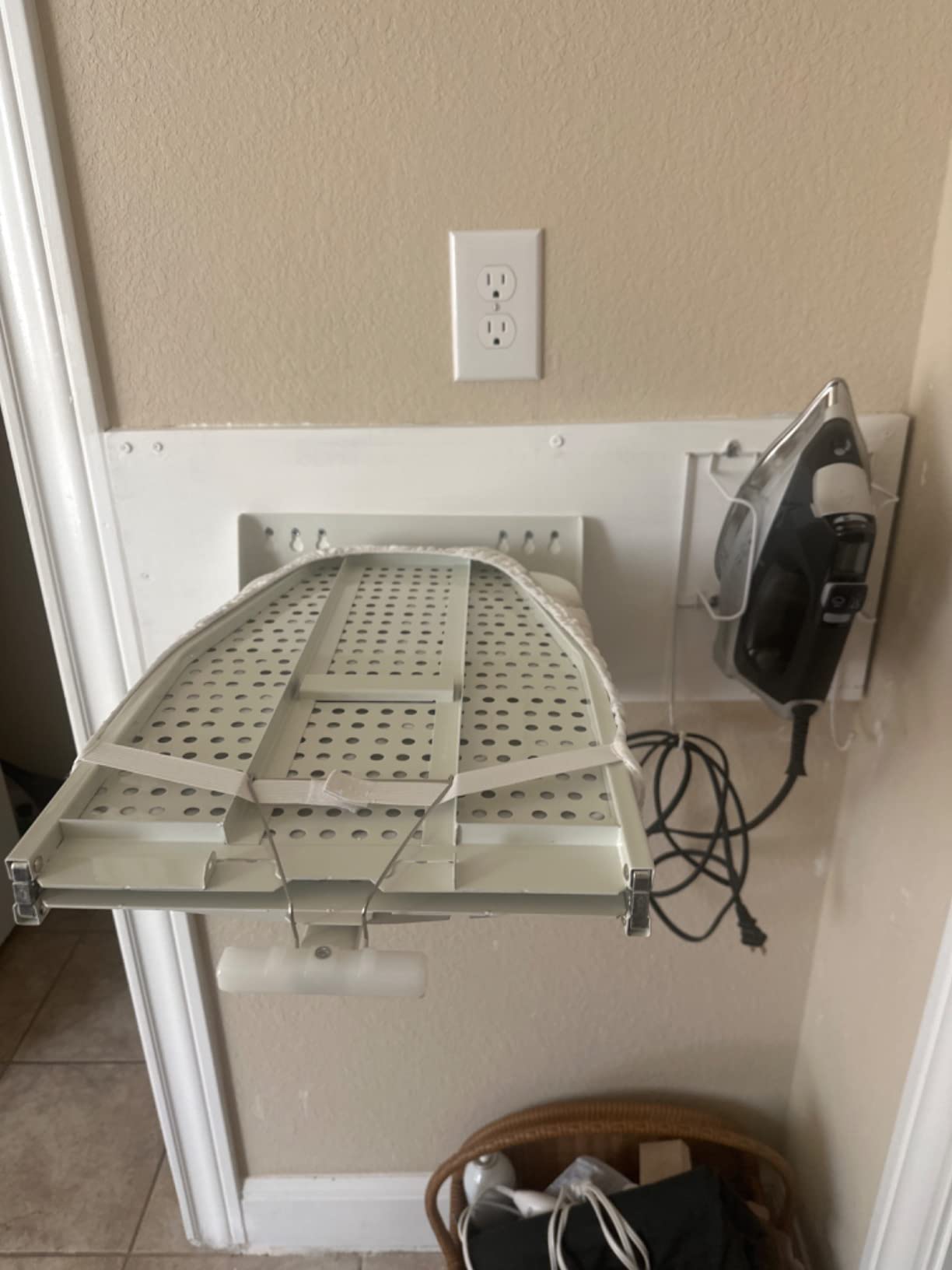 Nisorpa Wall Mounted Ironing Board 37.9