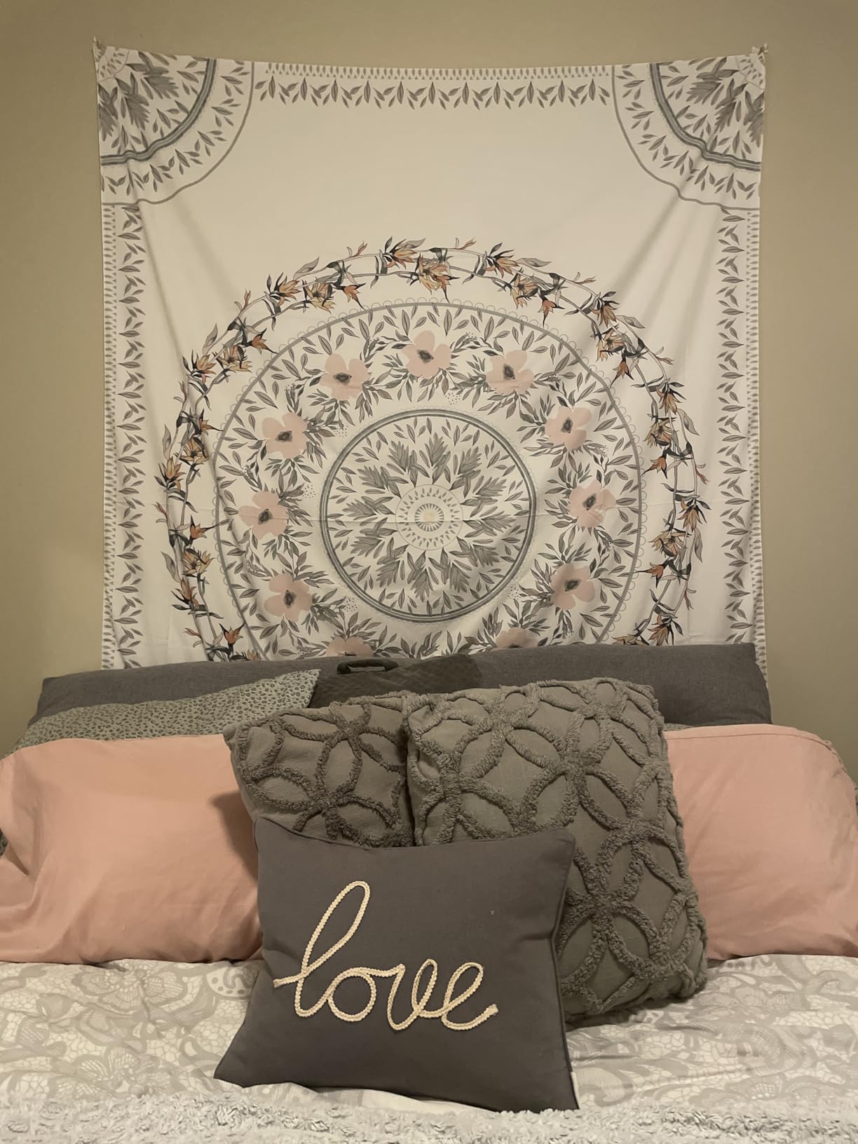 Simpkeely Sketched Floral Medallion Tapestry, Bohemian Mandala Wall Hanging Tapestries, Indian Art Print Mural for Bedroom Living Room Dorm Home Décor 59.1 x 80 Inches(Mauve) customer photo 2