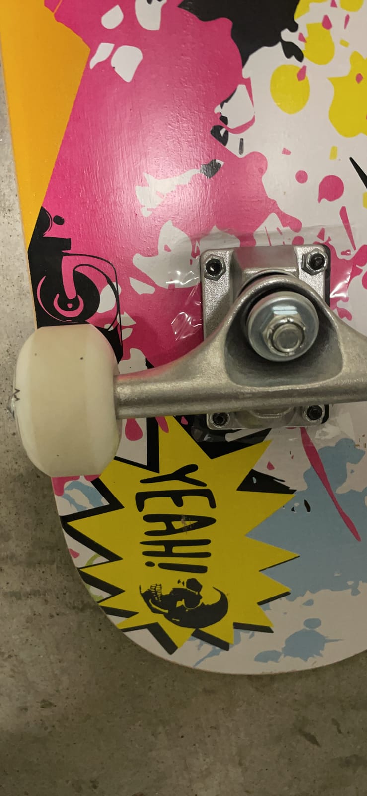 BELEEV Skateboards for Beginners, 31 x 8 inch Complete Skateboard for Kids Teens Adults, 7 Layer Canadian Maple Double Kick Deck Concave Cruiser Trick Skateboard with Multifunction Skate T-Tool customer photo 2