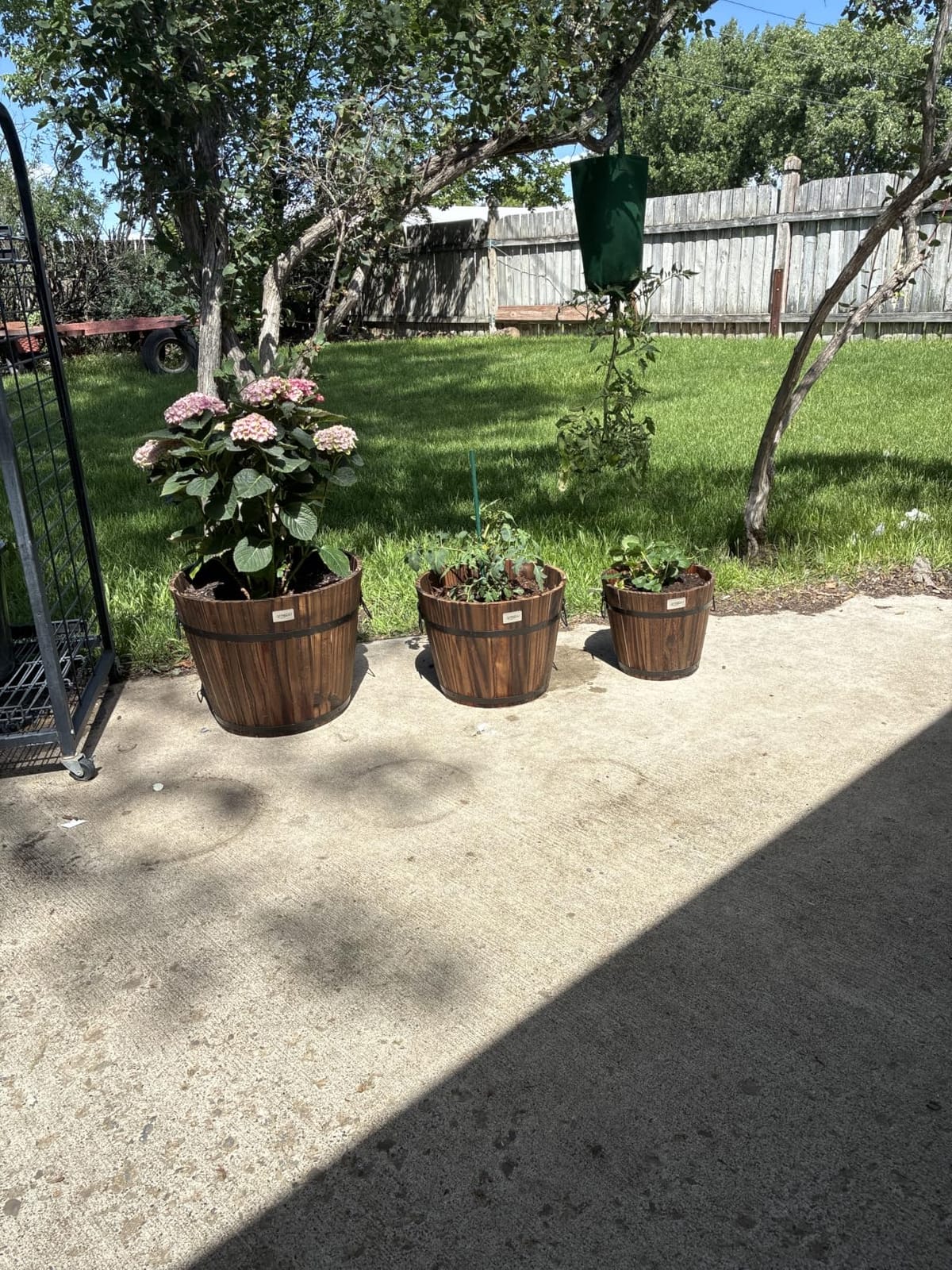 VINGLI 3 PCS Large Wooden Planter Barrel Set, 11.5