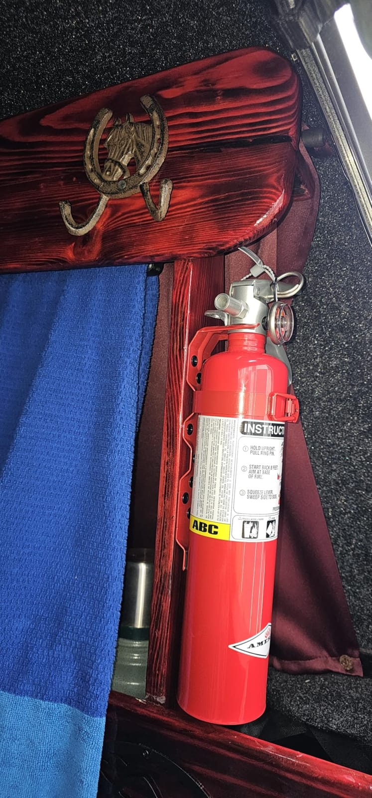 Amerex B417T, 2.5 Pound ABC Dry Chemical Class A B C Multi-Purpose 2.5 Pound Fire Extinguisher with Wall Bracket customer photo 1