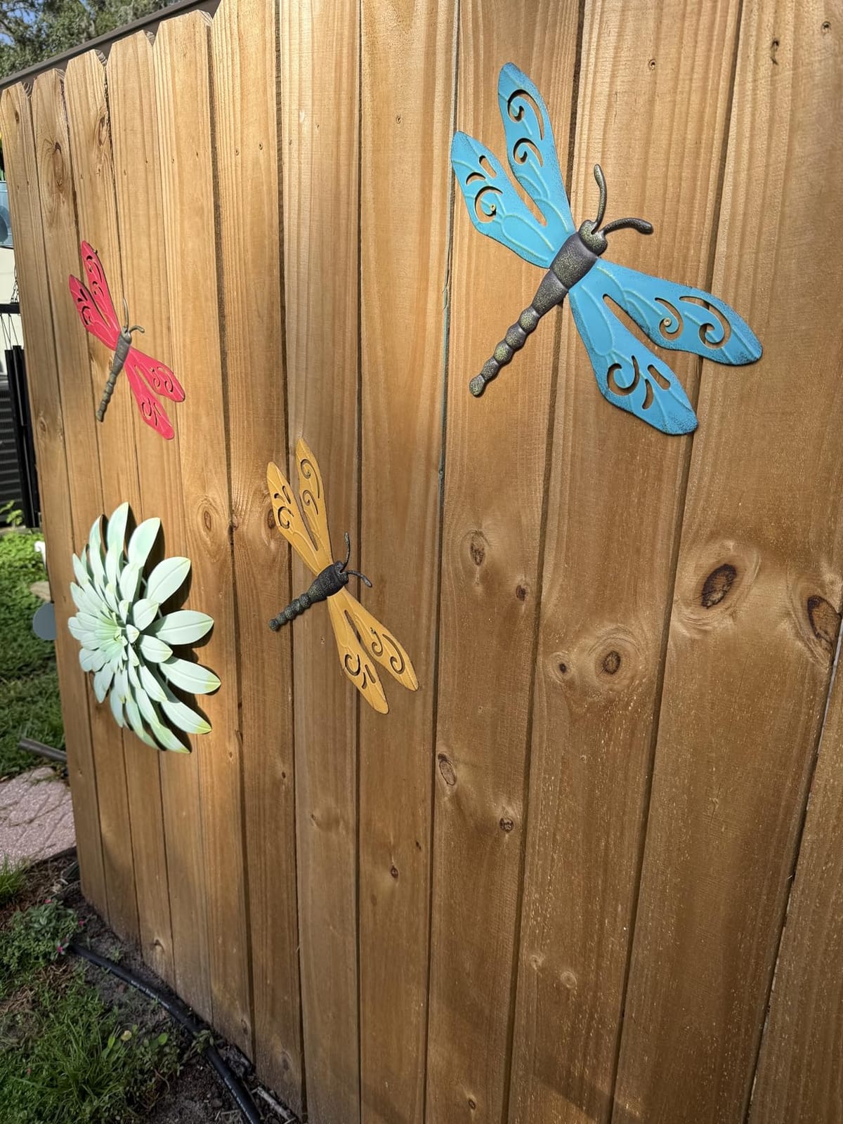 Metal Dragonfly Wall Decor Outdoor Garden Fence Art,Hanging Decorations for Living Room, Bedroom, 3 Pack customer photo 1