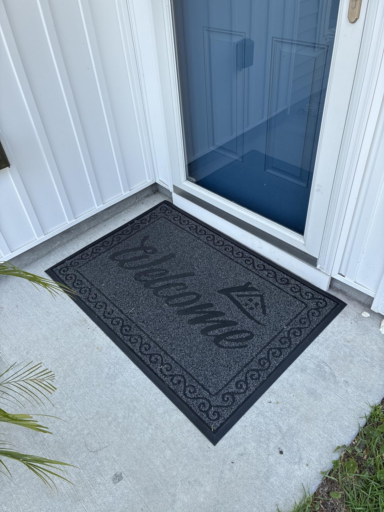 Yimobra Welcome Mat, Heavy Duty Sturdy Door Mats for Home Entrance Outdoor Indoor, Front Doormat for Outside Patio Floor Entry Porch Garage Office, Waterproof, Low Profile, 29.5x17, Black Grey customer photo 1