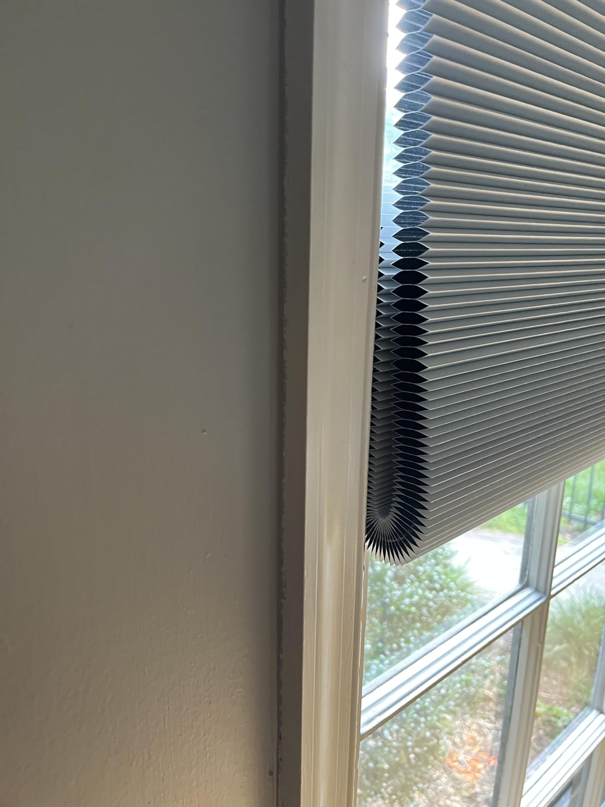 Blackout Cordless Cellular Shades for Windows,Honeycomb Blinds with Thermal Insulation,UV Protection,Child Safe,Privacy Light Control,Easy to Install,Custom Size,White. customer photo 2