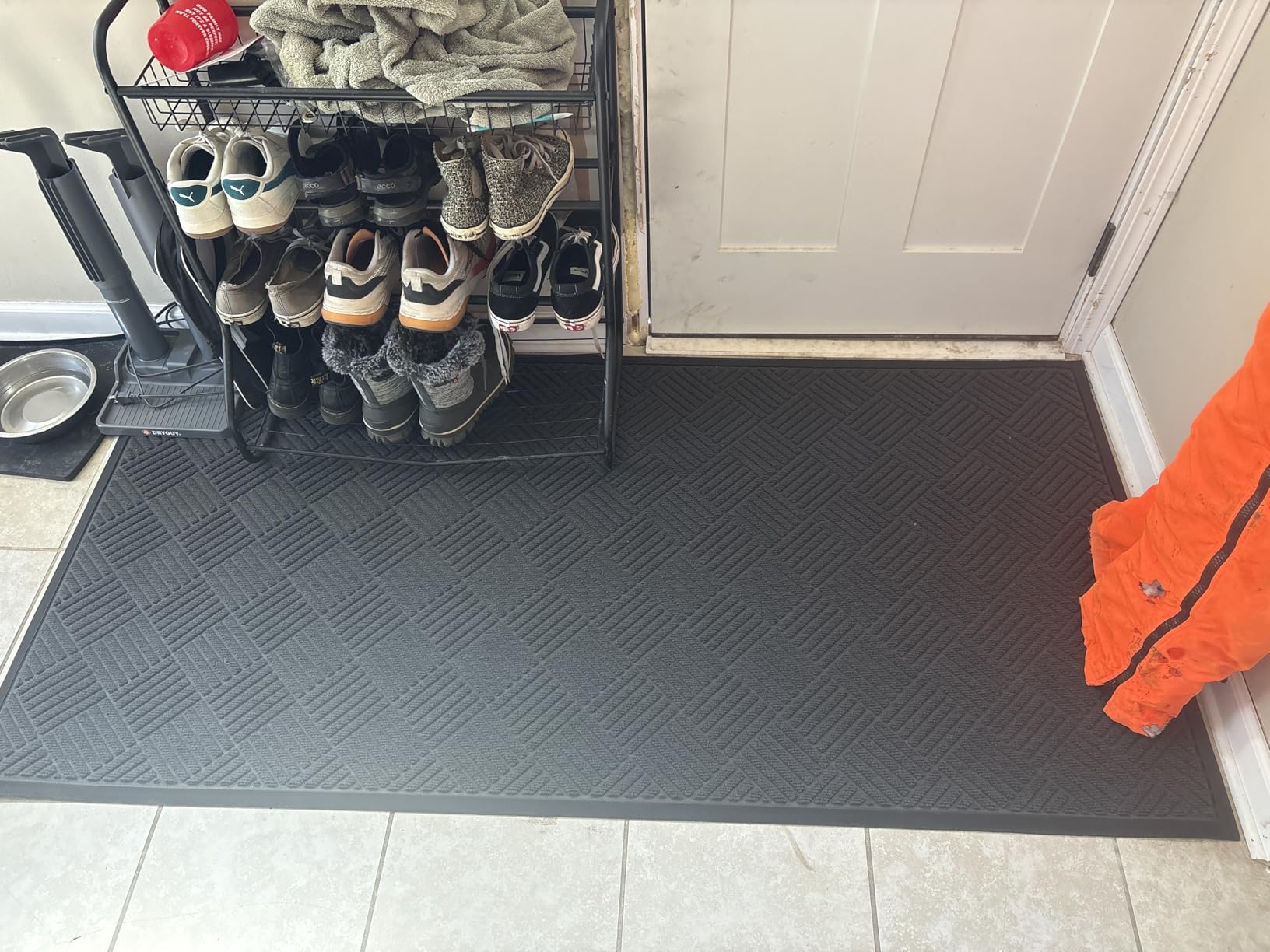 100pointONE Durable Front Door Mat, Heavy Duty Indoor Outdoor Doormat, 48” x 36” Low Profile Outdoor Mats for Home Entrance, Stain and Fade Resistant Shoe Scraper Mat, Ideal for High Traffic Area customer photo 2