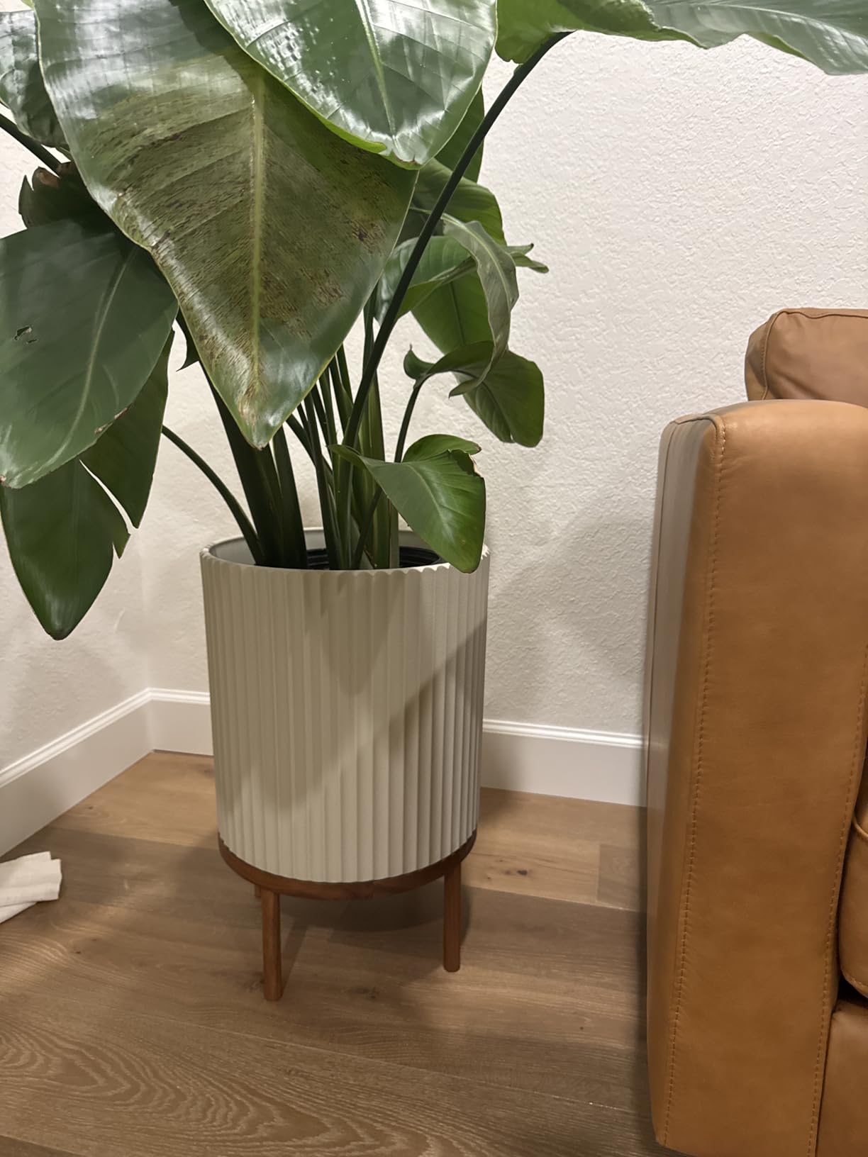 Veradek Demi Series Round Planter w/ Stand for Porch/Patio | Durable Plastic-Concrete & Wooden Stand | Modern Décor for Tall Plants, Flowers customer photo 2