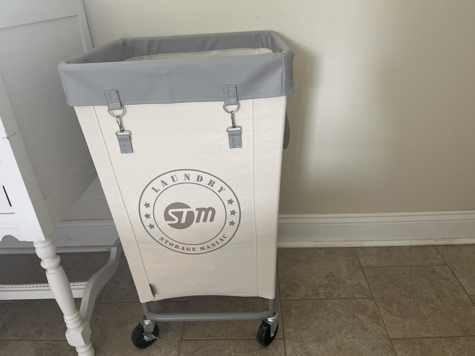 STORAGE MANIAC Commercial Laundry Hamper with Heavy Duty Steel Frame, 160 L Industrial Clothes Basket Cart with Wheels for Big Family, Home, Hotel, Laundry Room, 18''L x 18''W x 31''H, Medium Beige customer photo 1