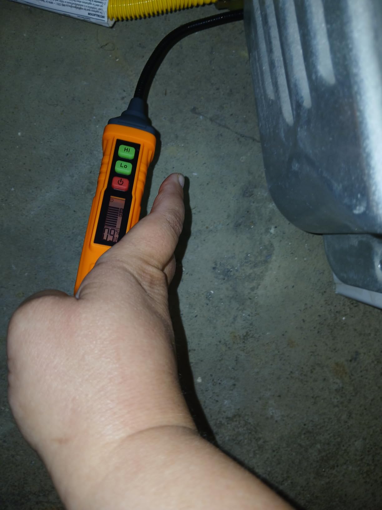 TopTes PT210S Gas Leak Detector, Natural Gas Detector with 4-inch Probe, Propane Leak Detector Locating Combustible Gases Like Natural Gas, Methane for Home, Measures%LEL (Incl. Batteries) - Orange customer photo 2