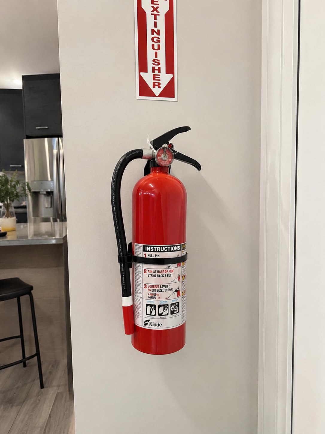 Kidde Full Home Fire Extinguisher, 3-A:40-B:C, KD176-340ABC | Residential Multi-Purpose Extinguisher for Medium to Large Common Household Fires, 5.5 lb. Dry Chemical customer photo 2