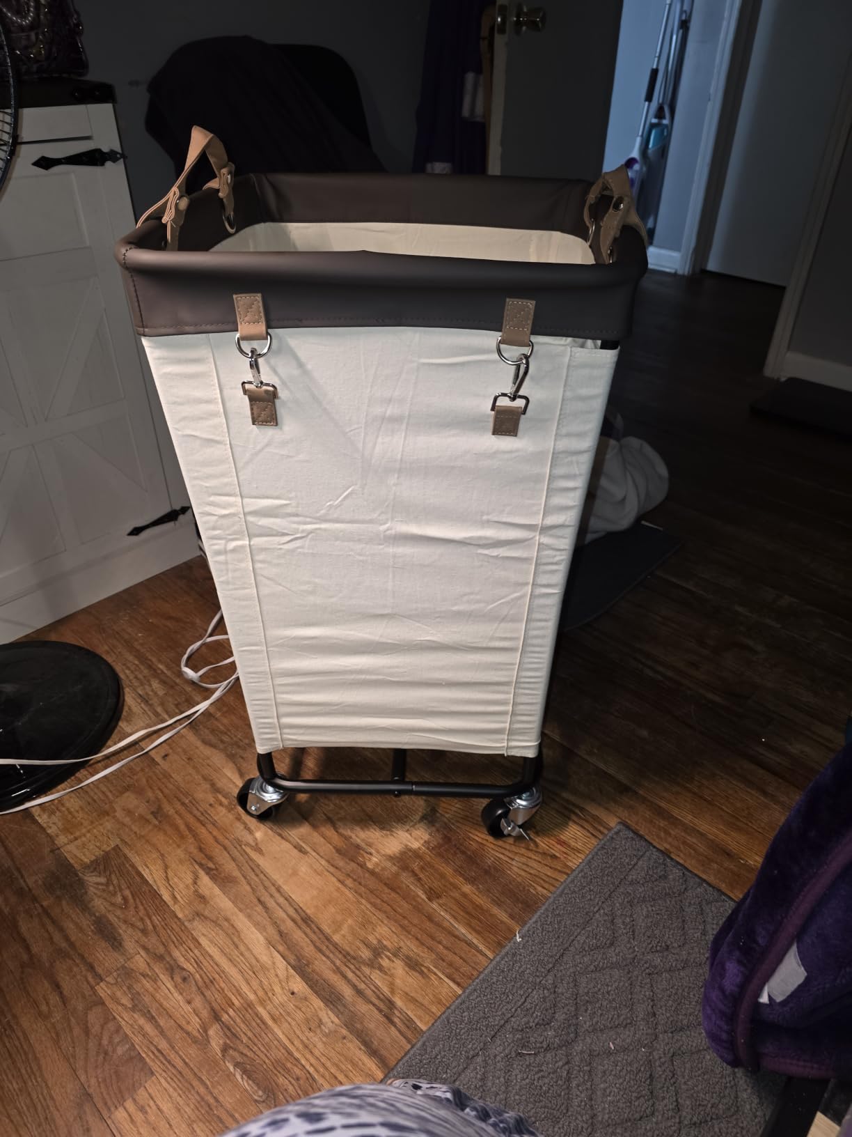 StorageWorks Laundry Hamper with Wheels, Rolling Laundry Basket, Dirty Clothes Hamper for Hotel, Home, Closet, Dorm (Beige, 160L) customer photo 1