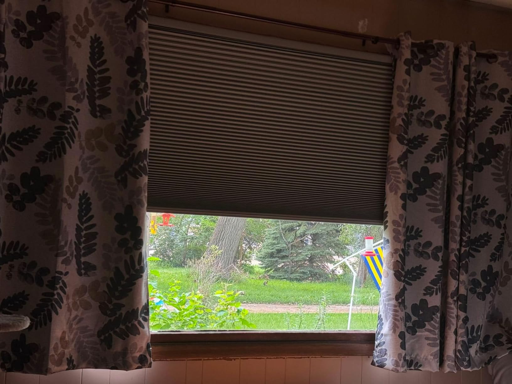 MYshade Custom Size Cellular Shades, Cordless Customized Blackout Windows Blinds for Bedroom, French Door, Bathroom, Kitchen, Camper, Room Darkening Light Control Pull Down Window Shades Black customer photo 1