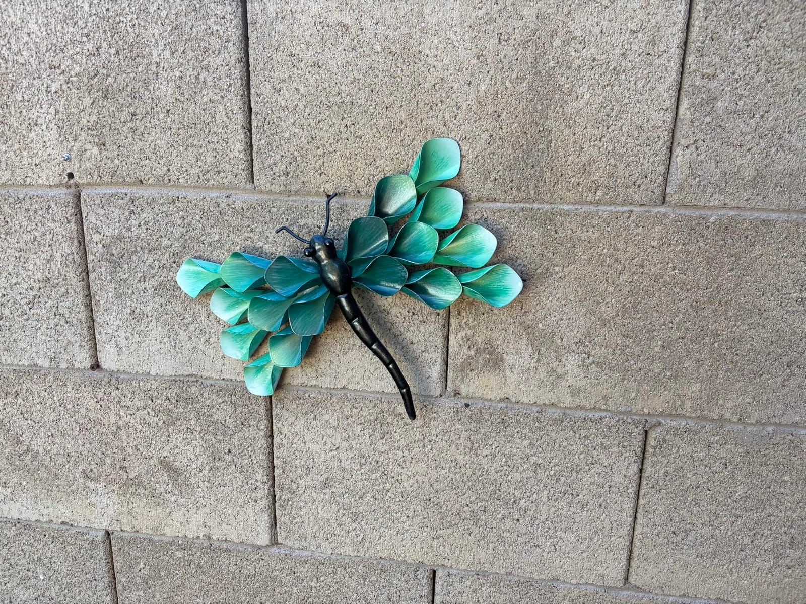 LIFFY Metal Dragonfly Wall Decor Handmade - Outdoor Metal Wall Art Decor for Patio Garden Fence Living Room, Bedroom, Dragonfly Gifts customer photo 2