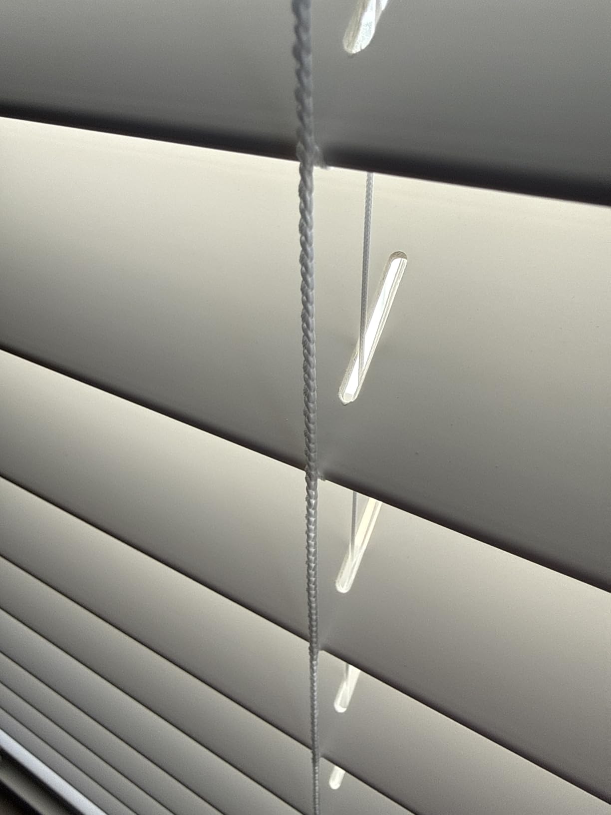 LOTUS & WINDOWARE Cordless Faux Wood Blinds, 35