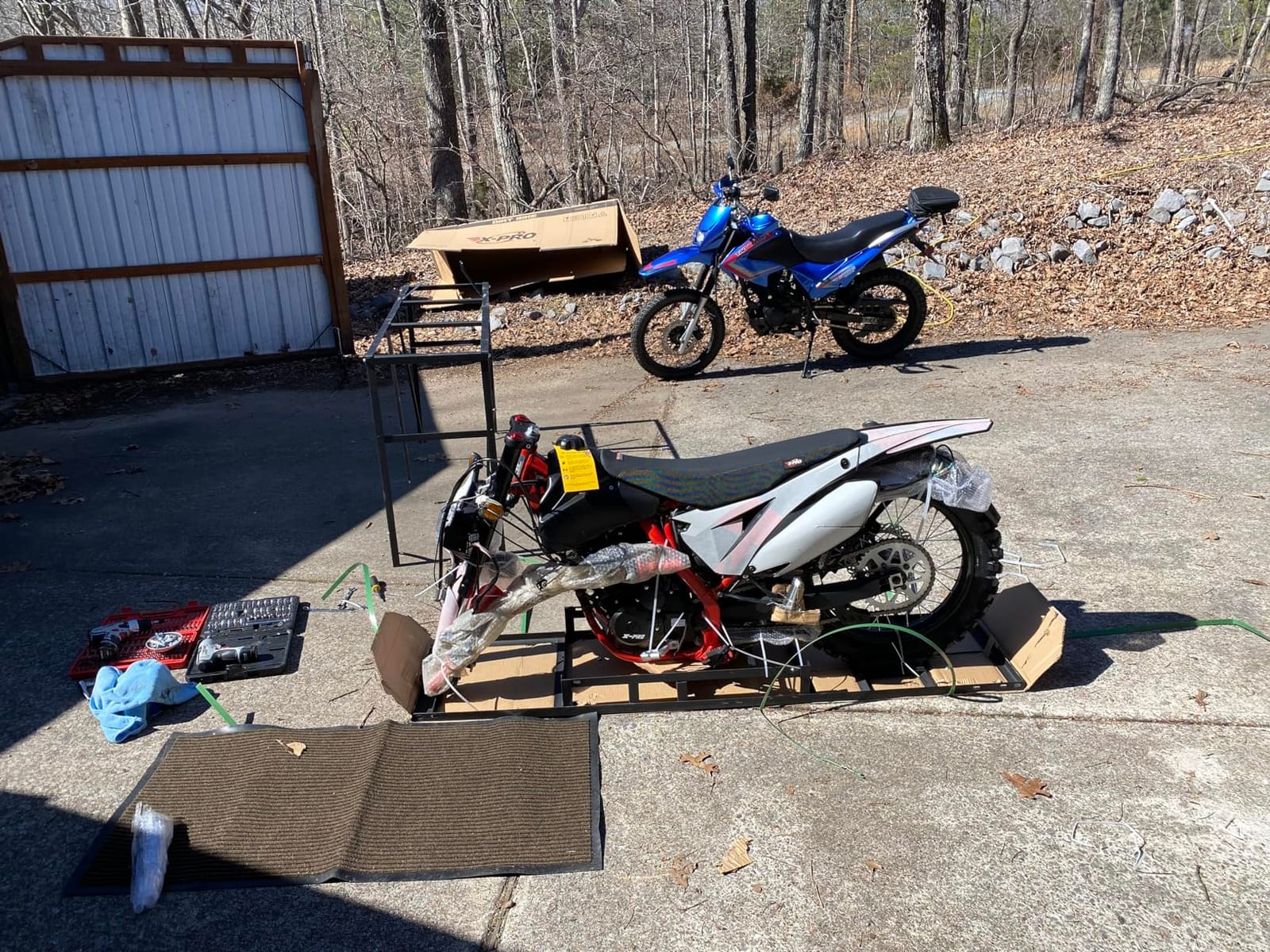 X-PRO Titan 250 DLX 250cc Dirt Bike with All Lights and 5-Speed Manual Transmission, Electric/Kick Start! Big 21