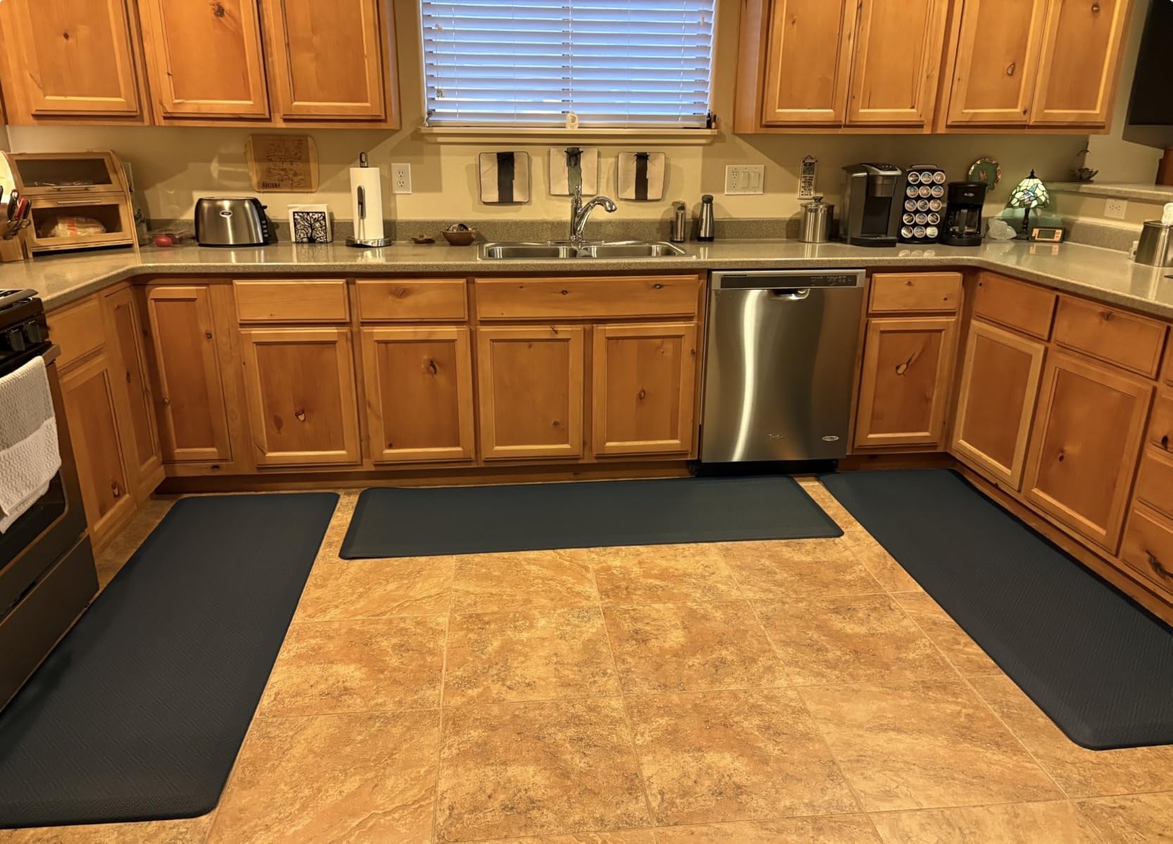 Ophanie Kitchen Mats for Floor, 3/4 inch Thick, 20x39 Anti Fatigue Cushioned Mat,Kitchen Rugs,Waterproof,Comfort Ergonomic Standing Mat for Office,Home,Sink with 99+ Pairs of Anti-Slip Bottom Ridges customer photo 2