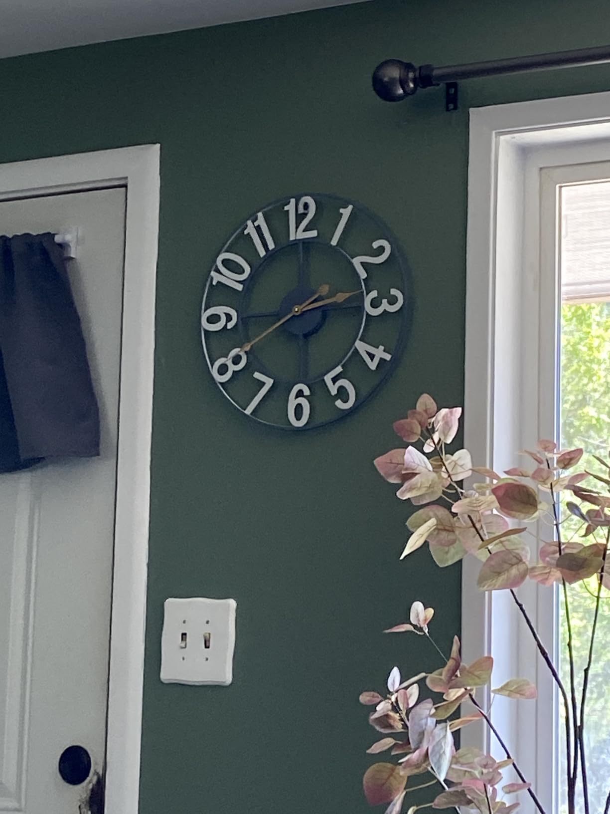 Sorbus Large Wall Clock, Metal Frame, Battery Powered (24 Inch, Black) customer photo 2