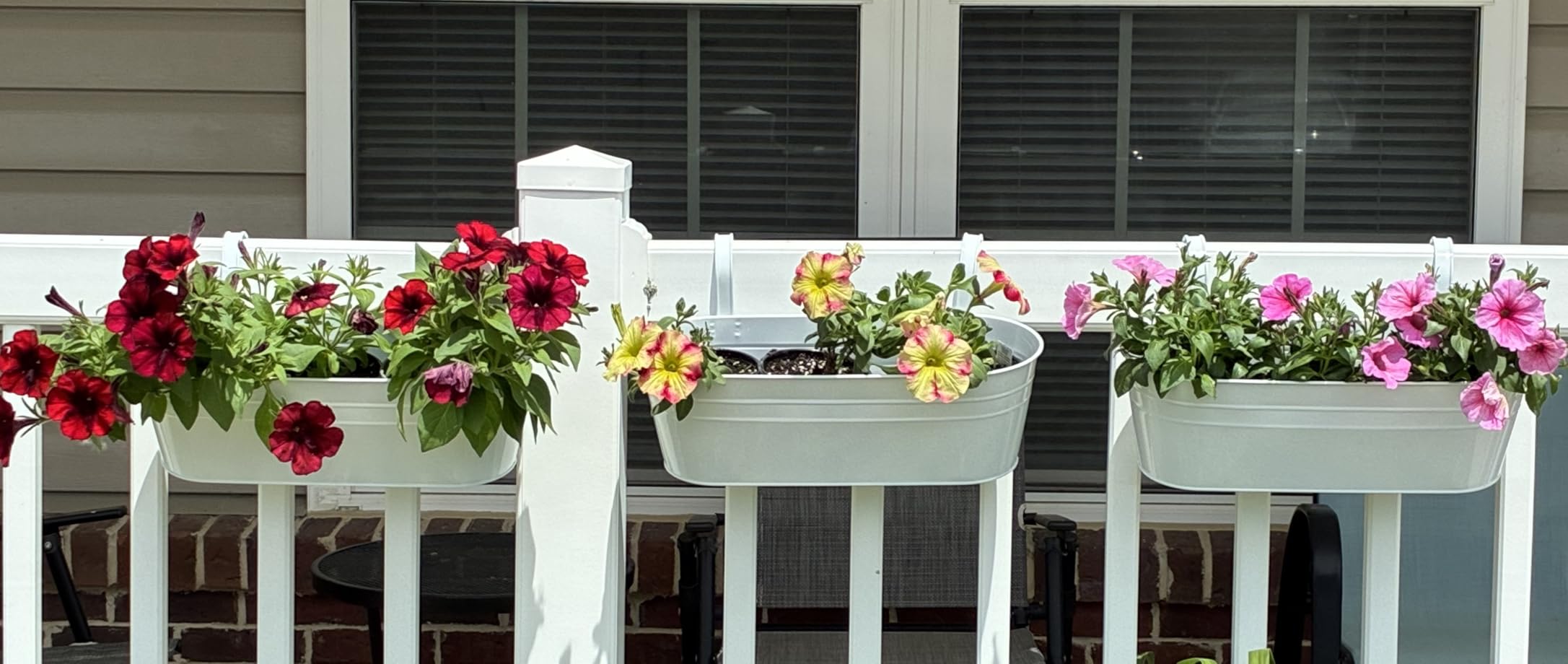 Dahey 15 Inches Railing Planter Box 3 Pcs Metal Hanging Flower Pots, Black customer photo 2