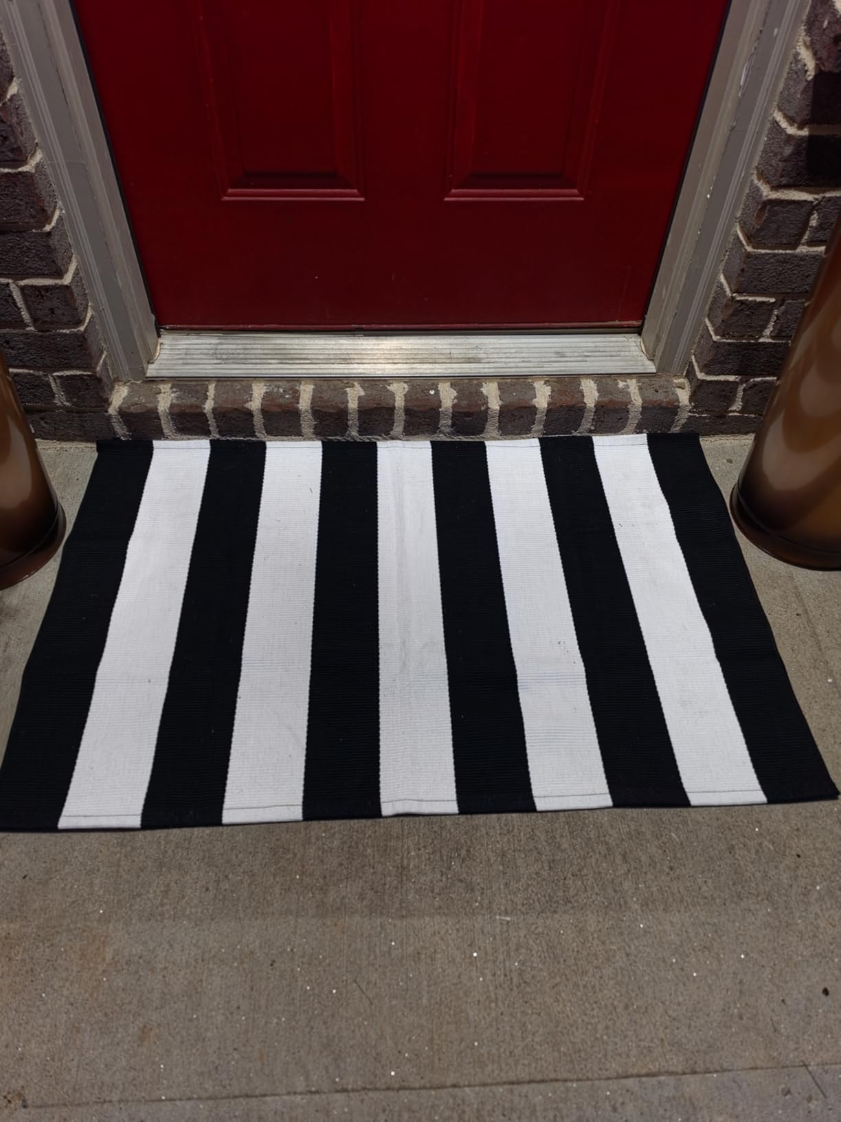 IOHOUZE 2.3x3.6 Striped Outdoor Door Mat, Washable Porch Rug, Black Beige customer photo 1