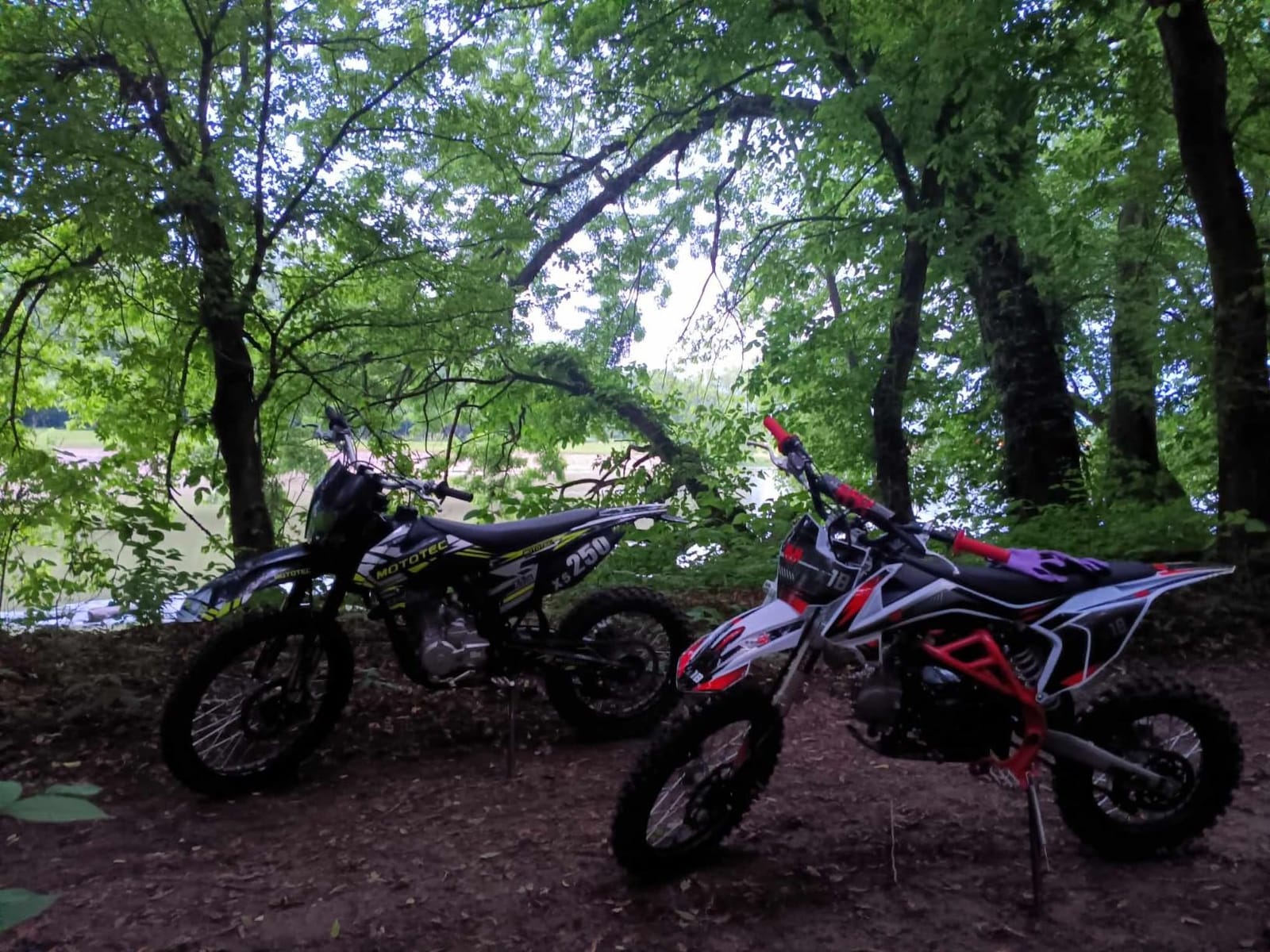 HHH 125cc Dirtbike X18 Dirt Bike DB X18 Racing DB18 Dirtbike 125cc 4 Speed Manual Clutch and Big Size Tires 17/14 inches customer photo 2