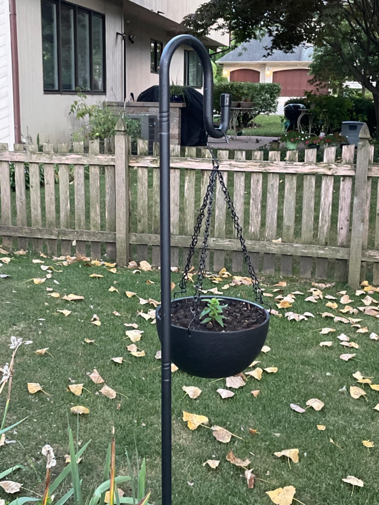 Meowell 10 inch Hanging Planters for Indoor Outdoor Plants, 2 Pack Hanging Flower Pots with Drainage Holes and Chain for Garden Porch, Round Plastic Hanging Baskets for House Plants, Black customer photo 1