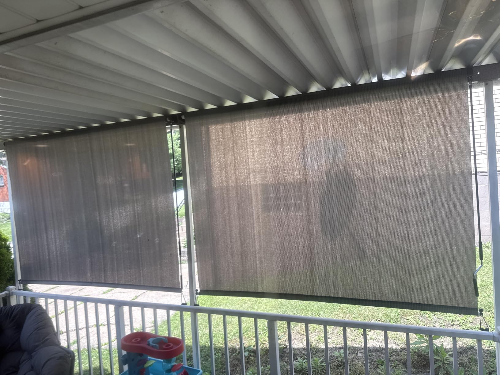 Shade&Beyond Outdoor Roller Shades with Splicing Design, 8' W x 8' H Cordless Patio Roll Up Blinds, Exterior Shade Cloth Roll for Porch, Gazebo, Pergola, Balcony, Mocha customer photo 1