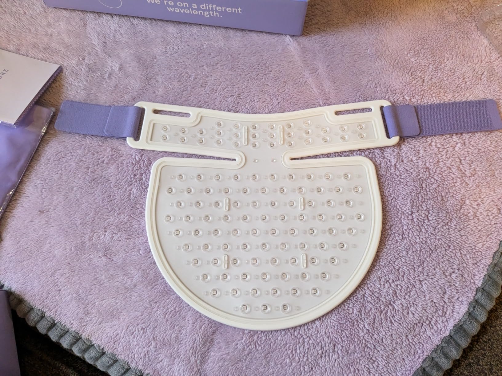 iRestore Illumina LED Neck & Chest Anti Aging Mask - for Smoother, Firmer and Glowing Skin at Home - Red and Infrared Light Therapy for Neck - Red Light Skincare Device with 230 LEDs customer photo 1
