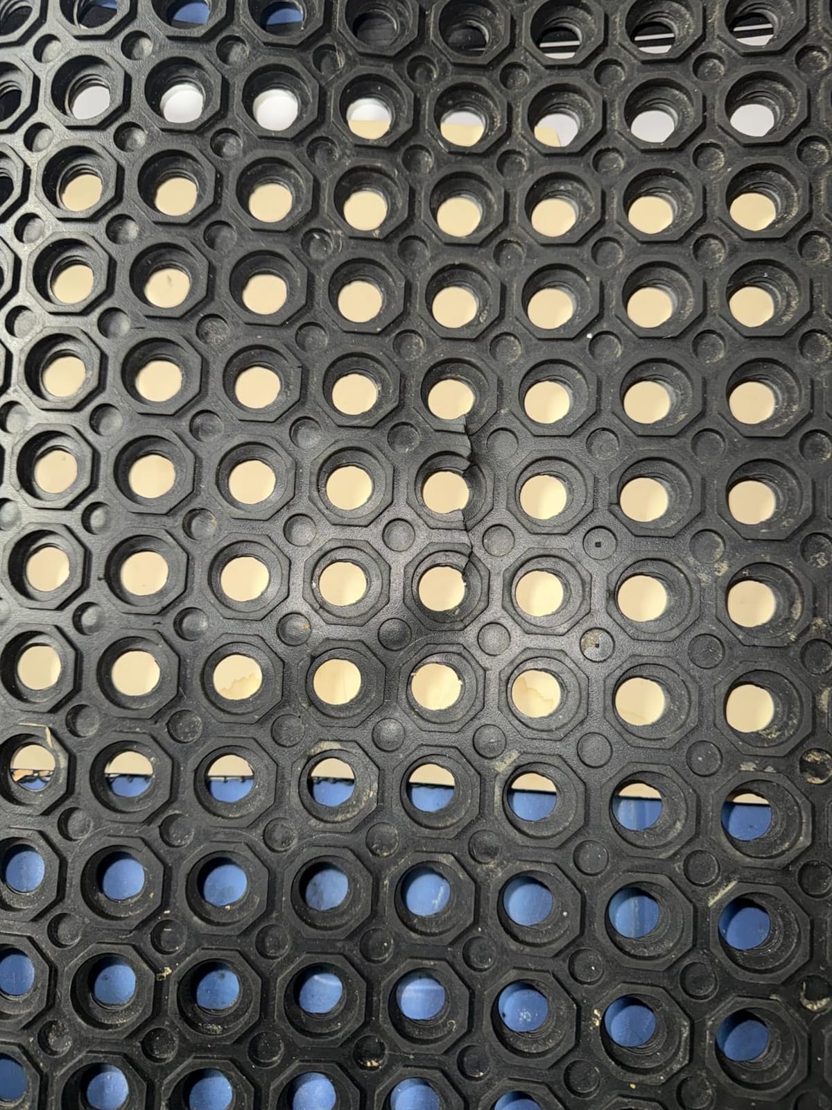 Nexboraque Anti Fatigue Rubber Floor Mats, 24 x 36 Inch Non-Slip Restaurant Mat Door Mat Drainage Mat for Indoor Outdoor Wet Area, Pool Entry, Garden - Black customer photo 2