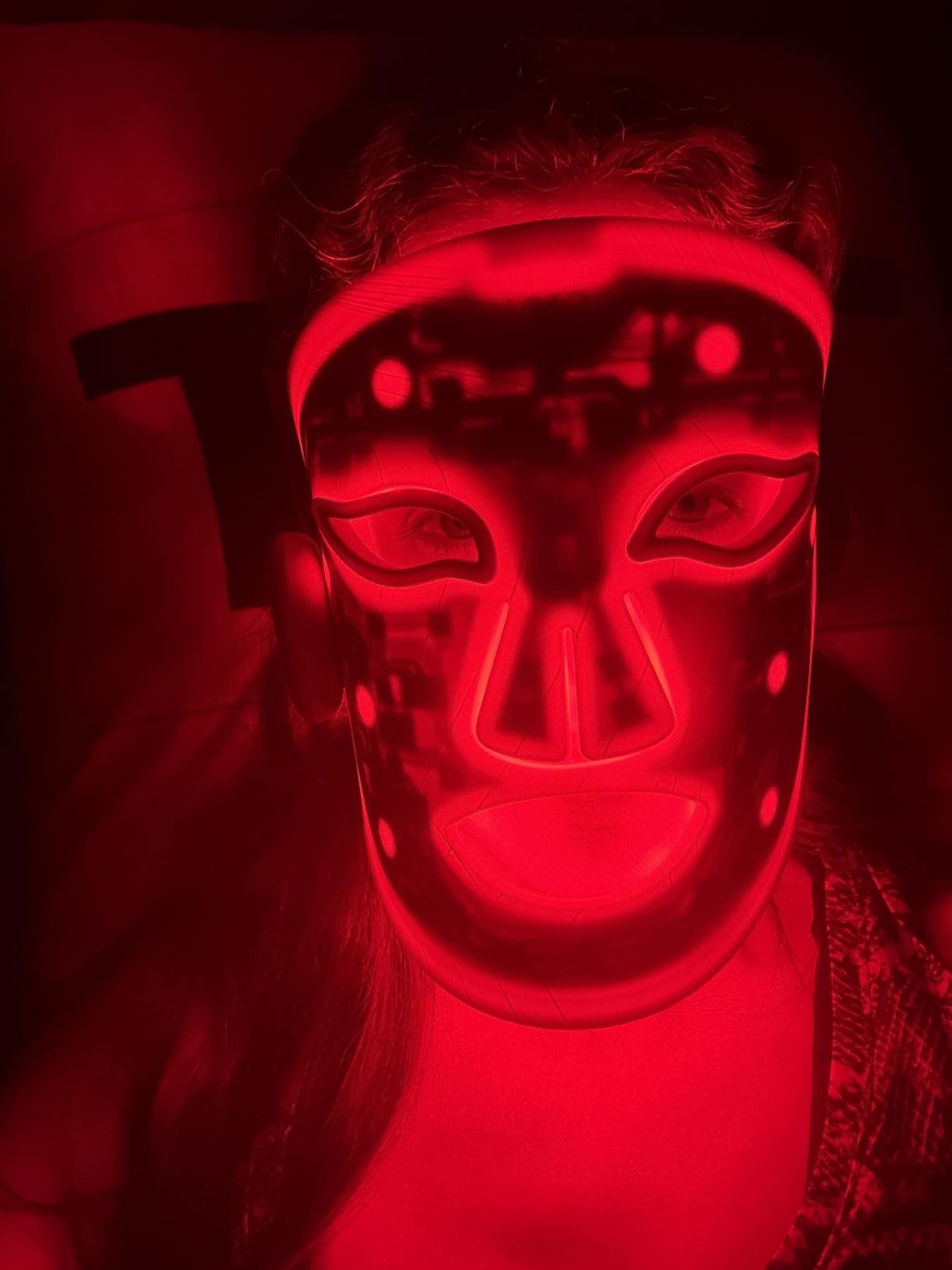 INIA GLOW Wireless Red Light Therapy Mask for Face, 850nm NIR, 272 LEDs | Cordless & Portable, Dual Magnetic Batteries, 3 Light Modes, 105mW/cm2 Output, Lightweight Silicone, Home & Travel customer photo 1