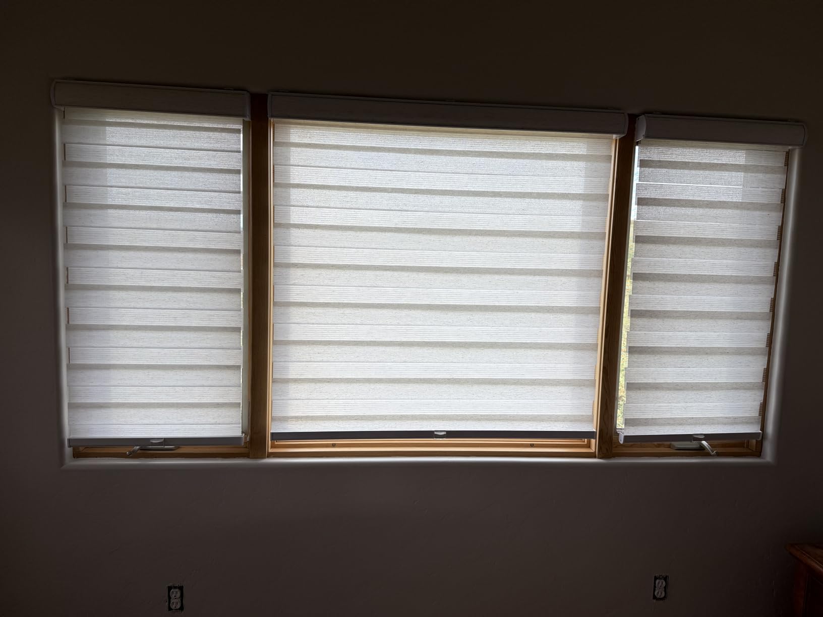 CHICOLOGY Zebra Blinds Cordless, Light Filtering, White Shade, 34.5W x 72H customer photo 2