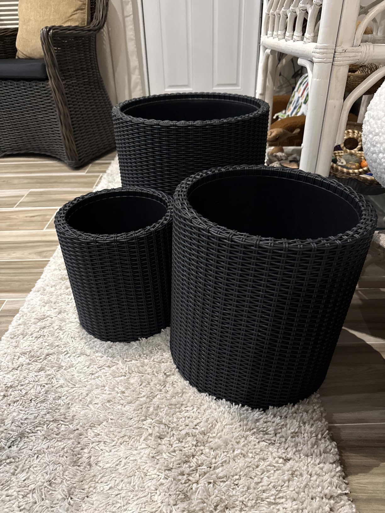 Keter Cylinder Set of 3 Rattan Resin Planter for Indoor and Outdoor Plants Ideal Decorative Planter for Porches and Patio Decor, Black customer photo 1