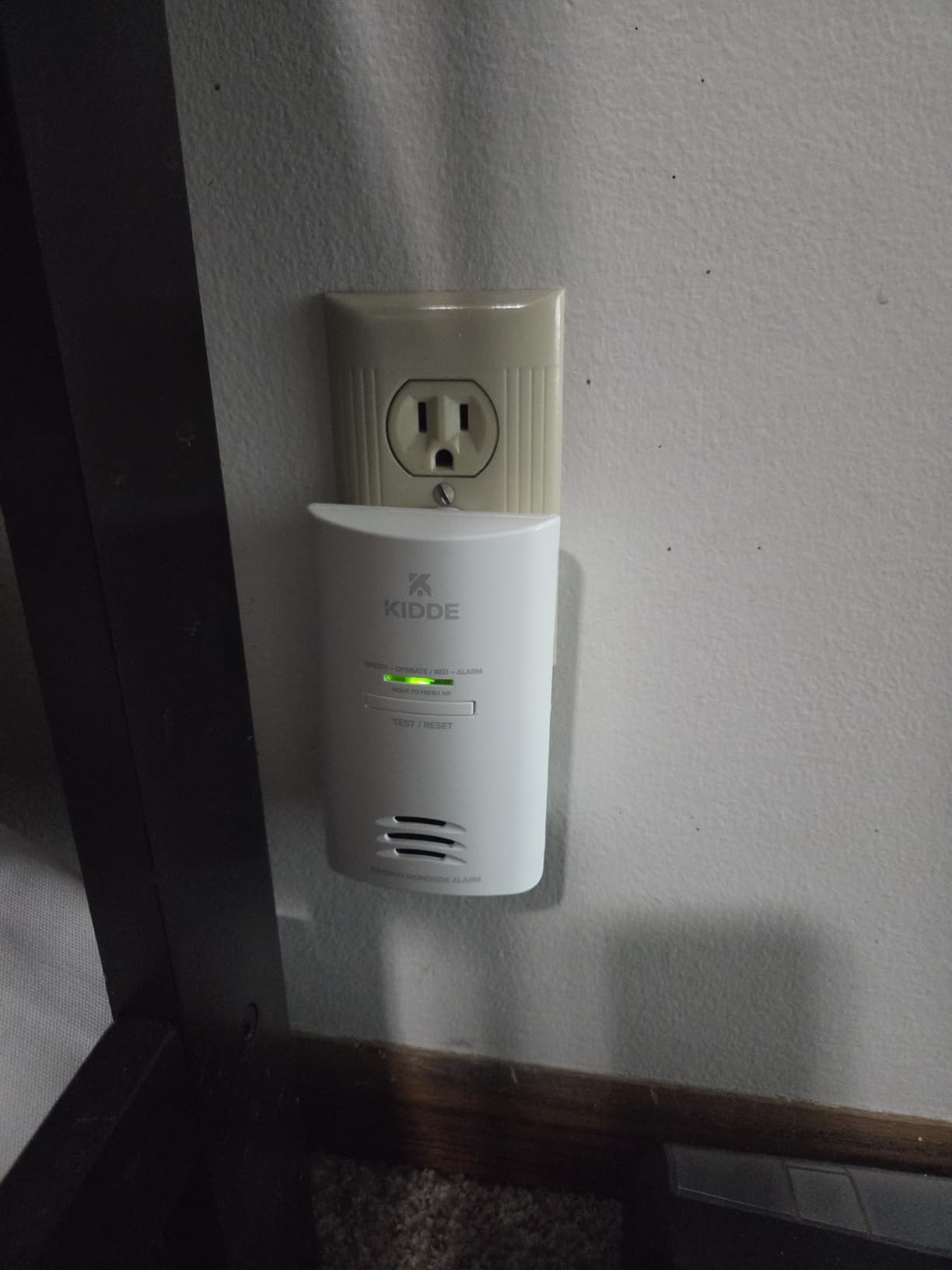 Kidde Carbon Monoxide Detector, Plug-in Carbon Monoxide Detector with AA Battery Backup, 85 dB Alarm, LED Status Light Indicators, 3rd Edition customer photo 2