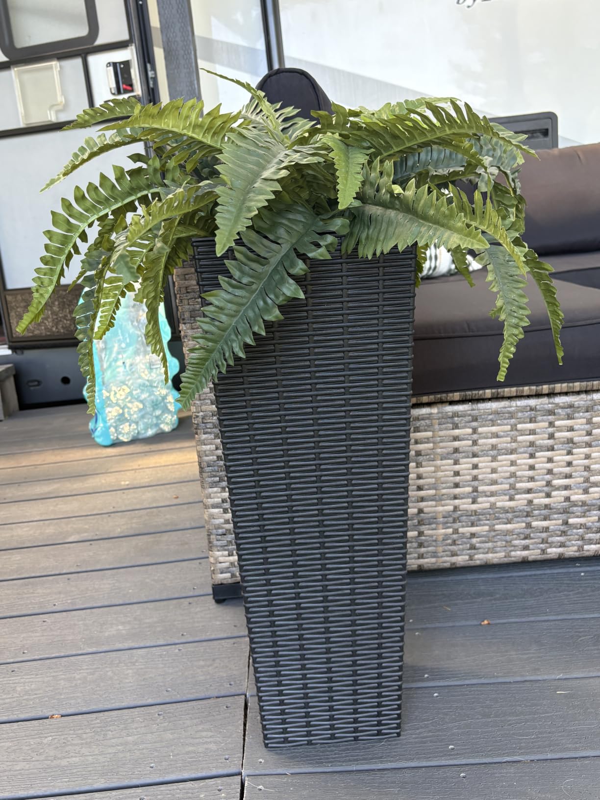 Devoko Resin 23.6'' Tall Planters, Large Taper Outdoor Planter customer photo 1