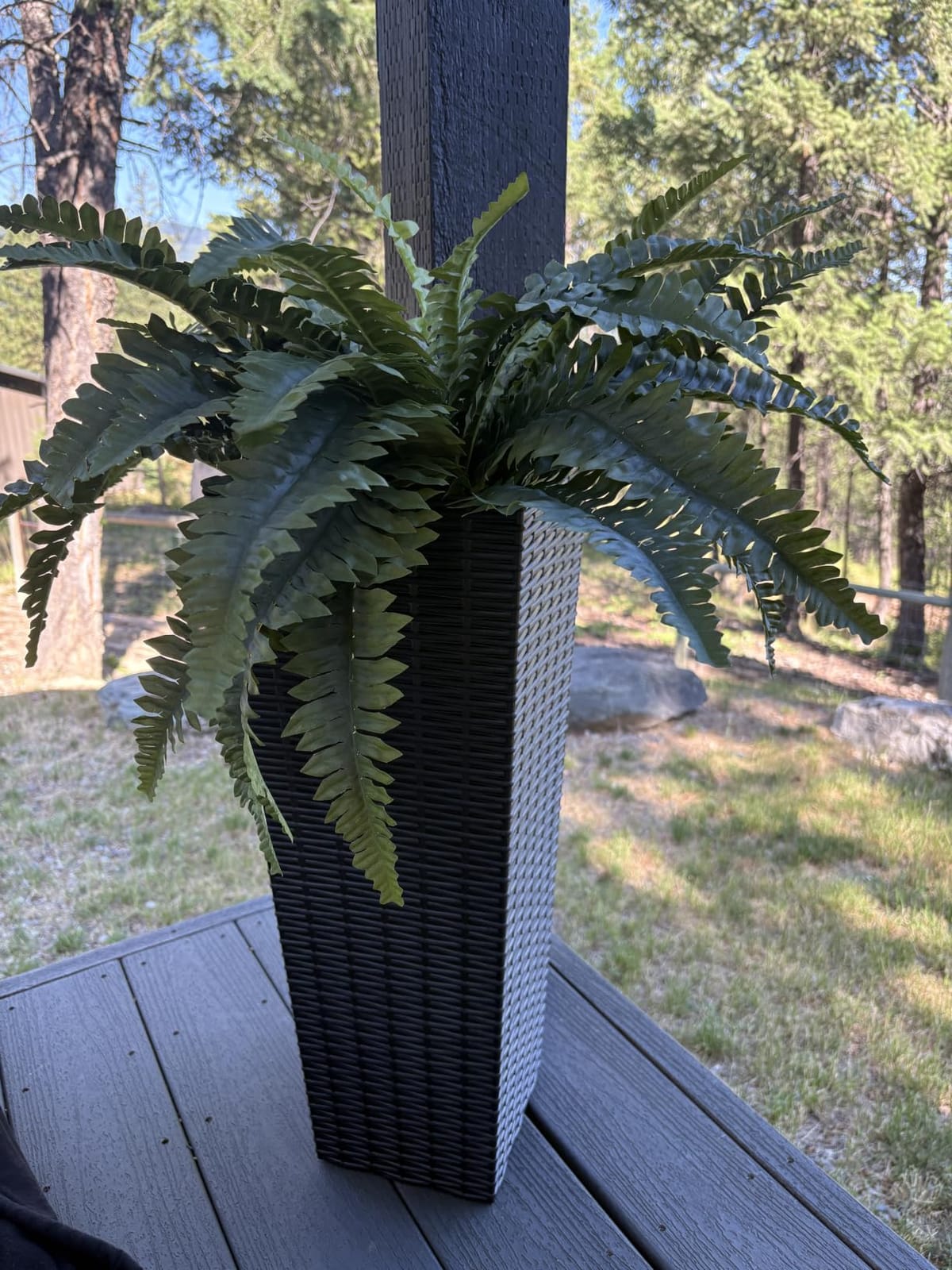 Devoko Resin 23.6'' Tall Planters, Large Taper Outdoor Planter customer photo 2