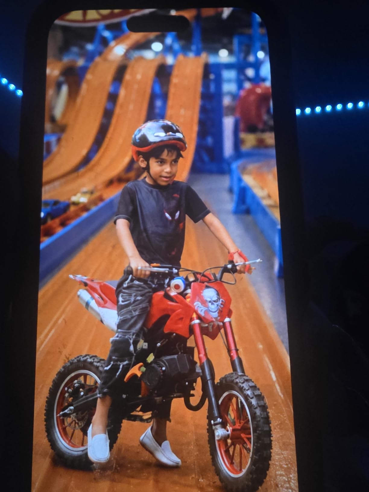 DEETAGO 50cc Dirt Bike for Kids 5-13, 2-Stroke Gas Kids Dirt Bike | 25mph speed, 2.5-10