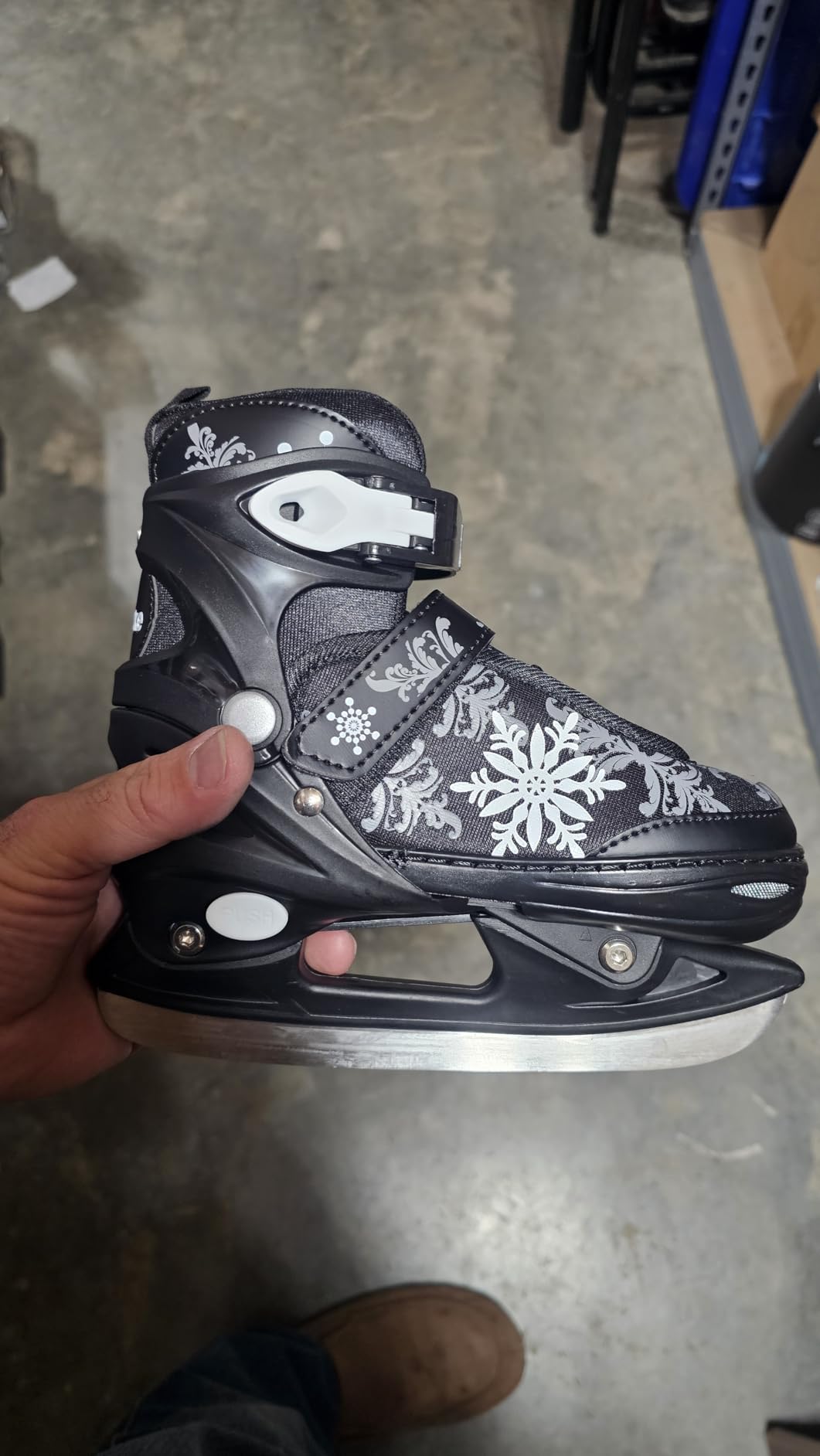 Adjustable Ice Skates for Kids Girls Boys, 4 Size Adjustable Beginner Ice Hockey Skates for Youths Teen, Warm Ice Skating Shoes with Electroplated Color-Changing Blades for Outdoor and Rink customer photo 1