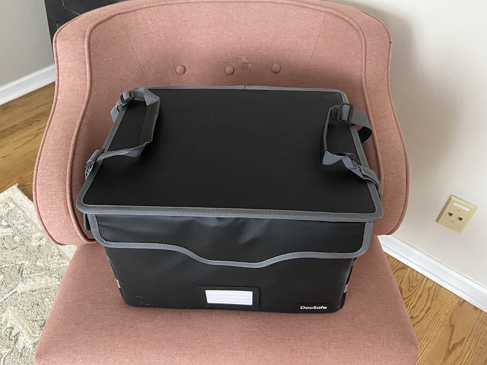 DocSafe 5200°F Fireproof Document Box with Lock,Heat Insulated File Organizer Storage with Pockets,Collapsible Portable Home Office File Safe Box with Handle for Hanging Letter/Legal Folders, Black customer photo 1