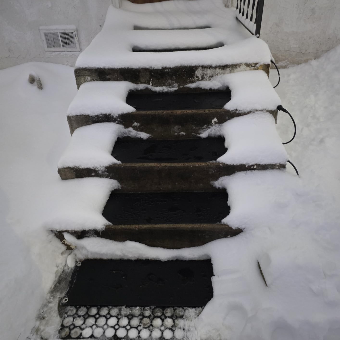3PCS Heated Snow Melting Mats 10 x 30,Anti-Slip Electric Snow Walkway Outdoor Mats customer photo 1