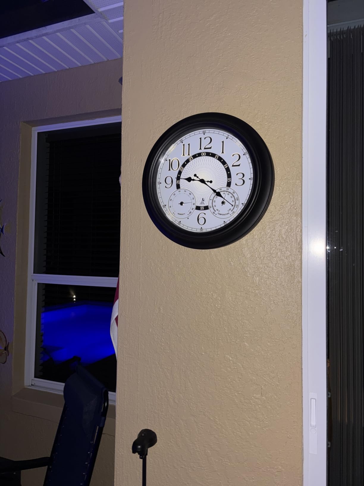 18-Inch Outdoor Wall Clock with Thermometer Hygromete customer photo 1