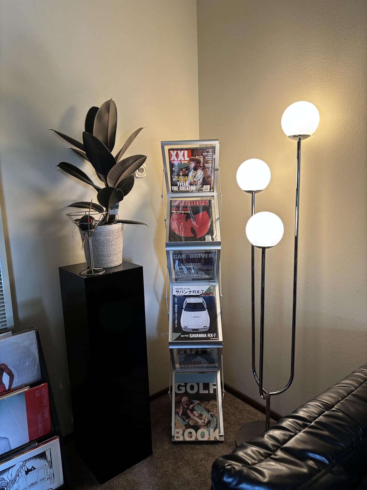 VEVOR Brochure Display Rack, Foldable 5 Pockets Magazine Literature Display Stand, Movable Floor Standing Magazine Rack with Wheels, Metal Newspaper Catalog Holders for Shop Exhibitions Office Show customer photo 1