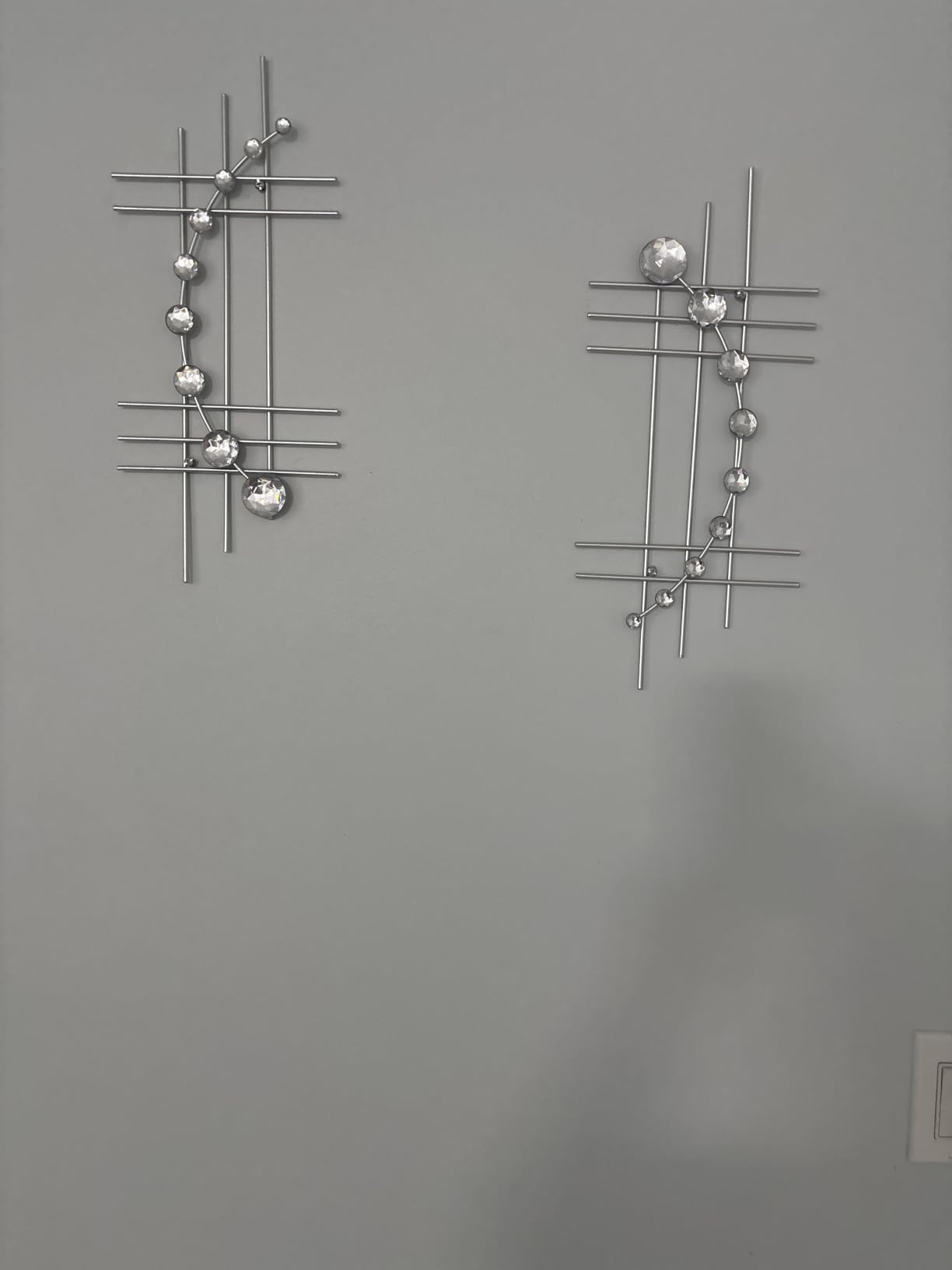 ZEXUIRU 2 Pcs. Abstract Metal Art for Wall Decor Living Room Bedroom Bathroom Office Metal Bling Modern Geometric Hanging Vertical Small Iron Sculpture Plaque Pack -Black 24in customer photo 1
